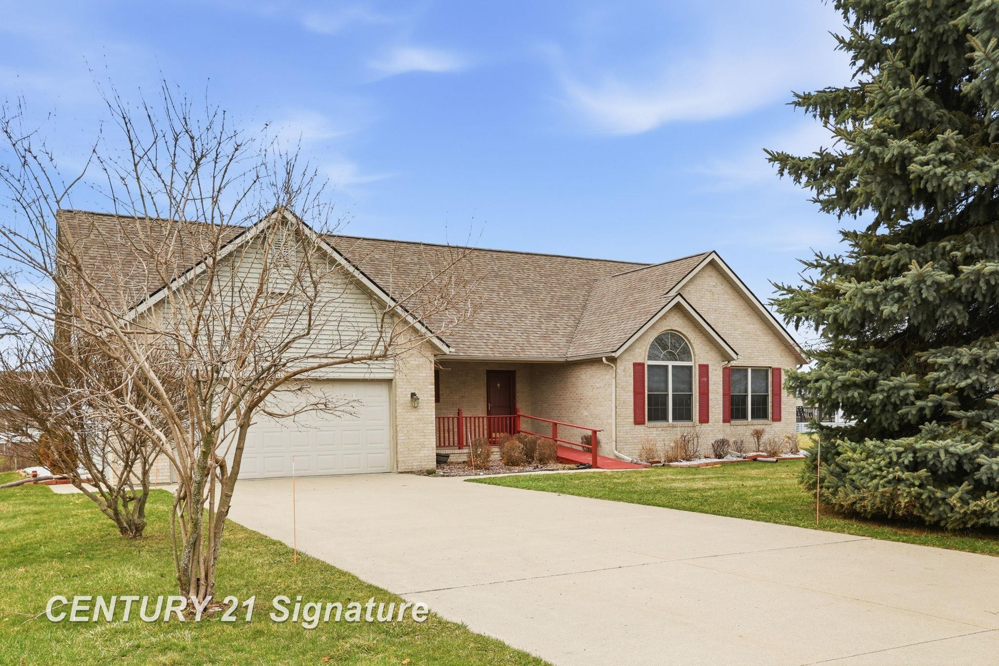 1215 Kennely Road, Saginaw, MI 48609 — front exterior