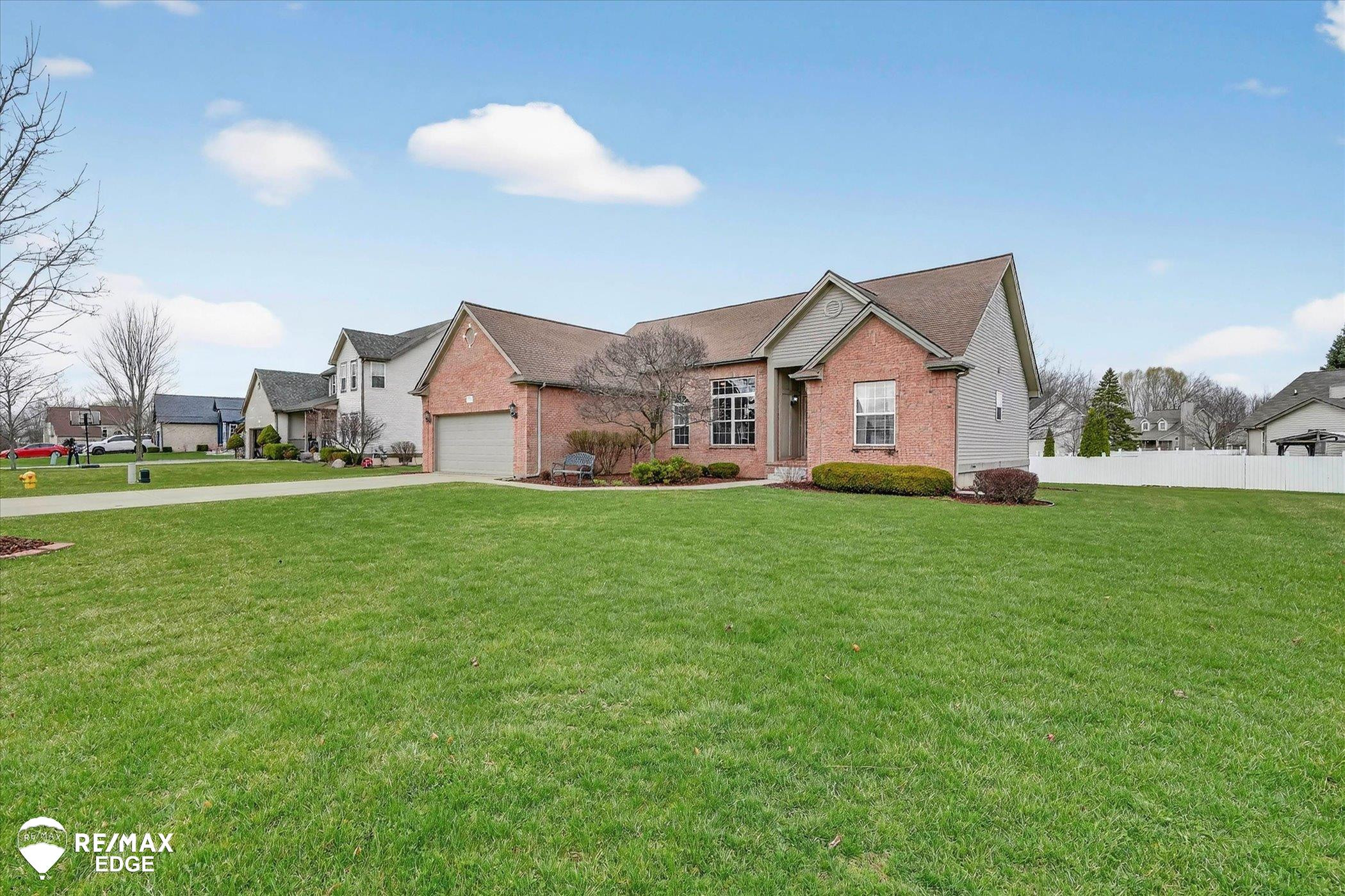 5459 Aspen Circle, Grand Blanc, MI 48439 — Photo 2