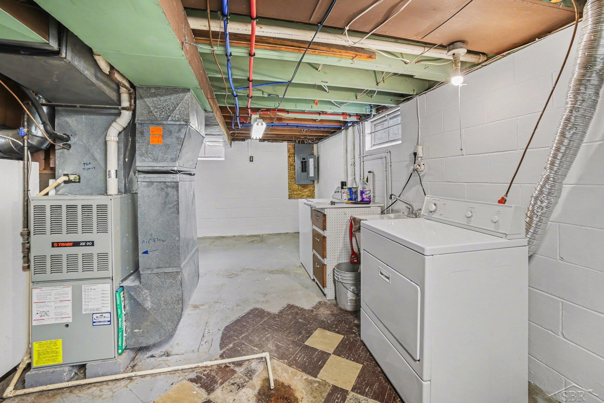 704 Marsac Street, Bay City, MI 48708 — Photo 12