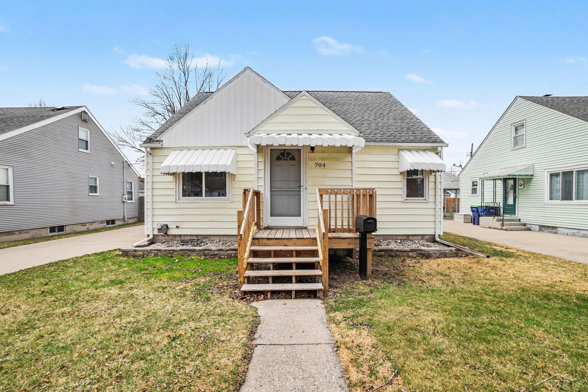 704 Marsac Street, Bay City, MI 48708 — Photo 14