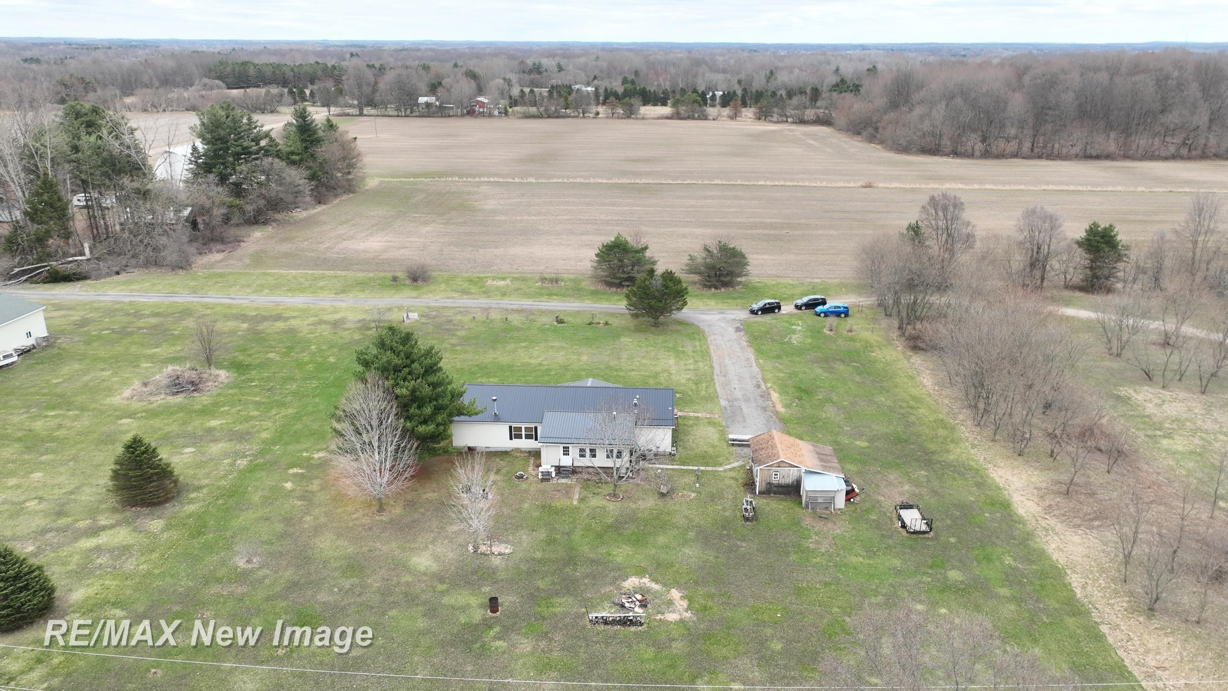 355 Carpenter Road, Fostoria, MI 48435 — Photo 33