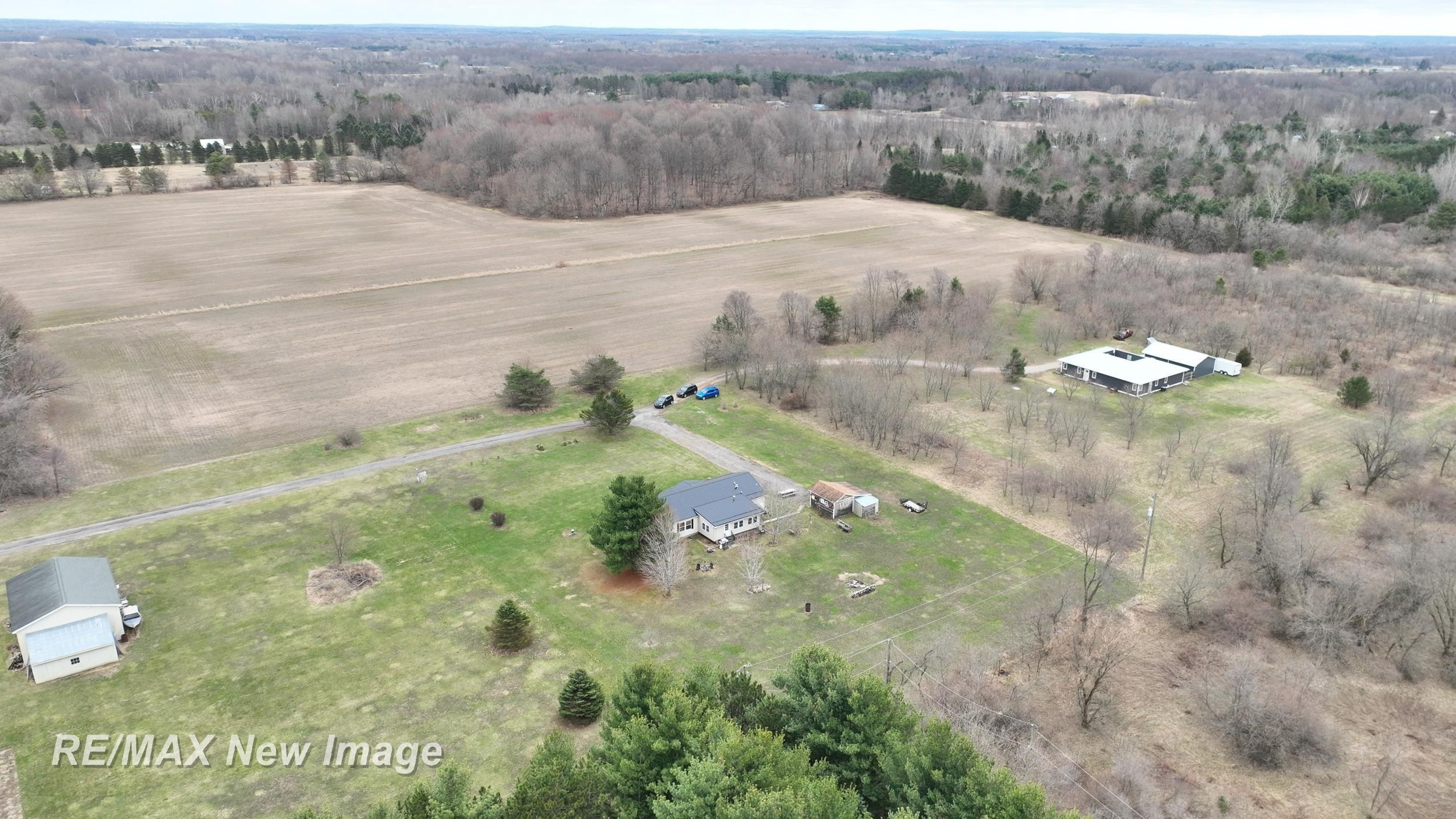 355 Carpenter Road, Fostoria, MI 48435 — Photo 35