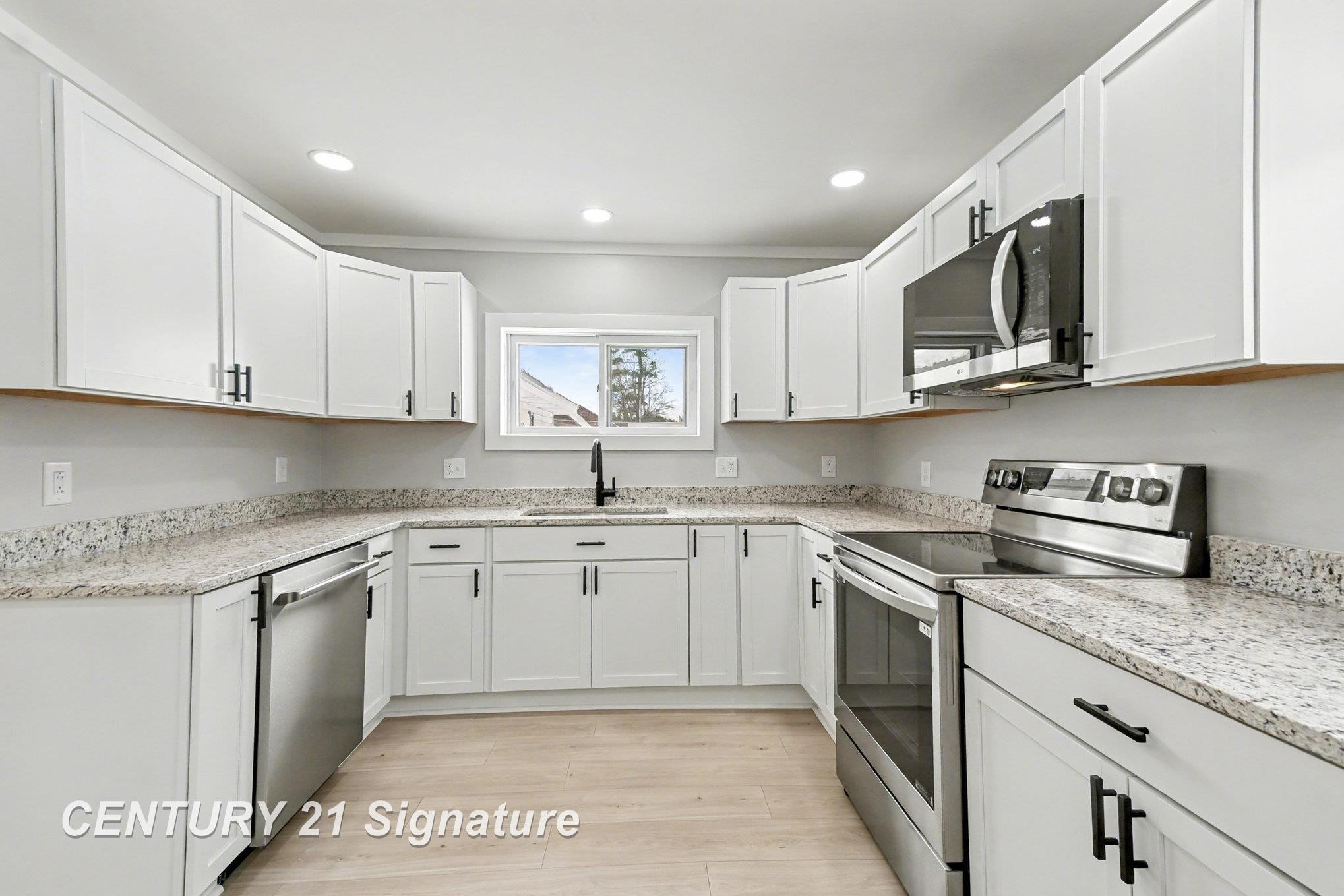 474 W Taylor Drive, Sanford, MI 48657 — Photo 7