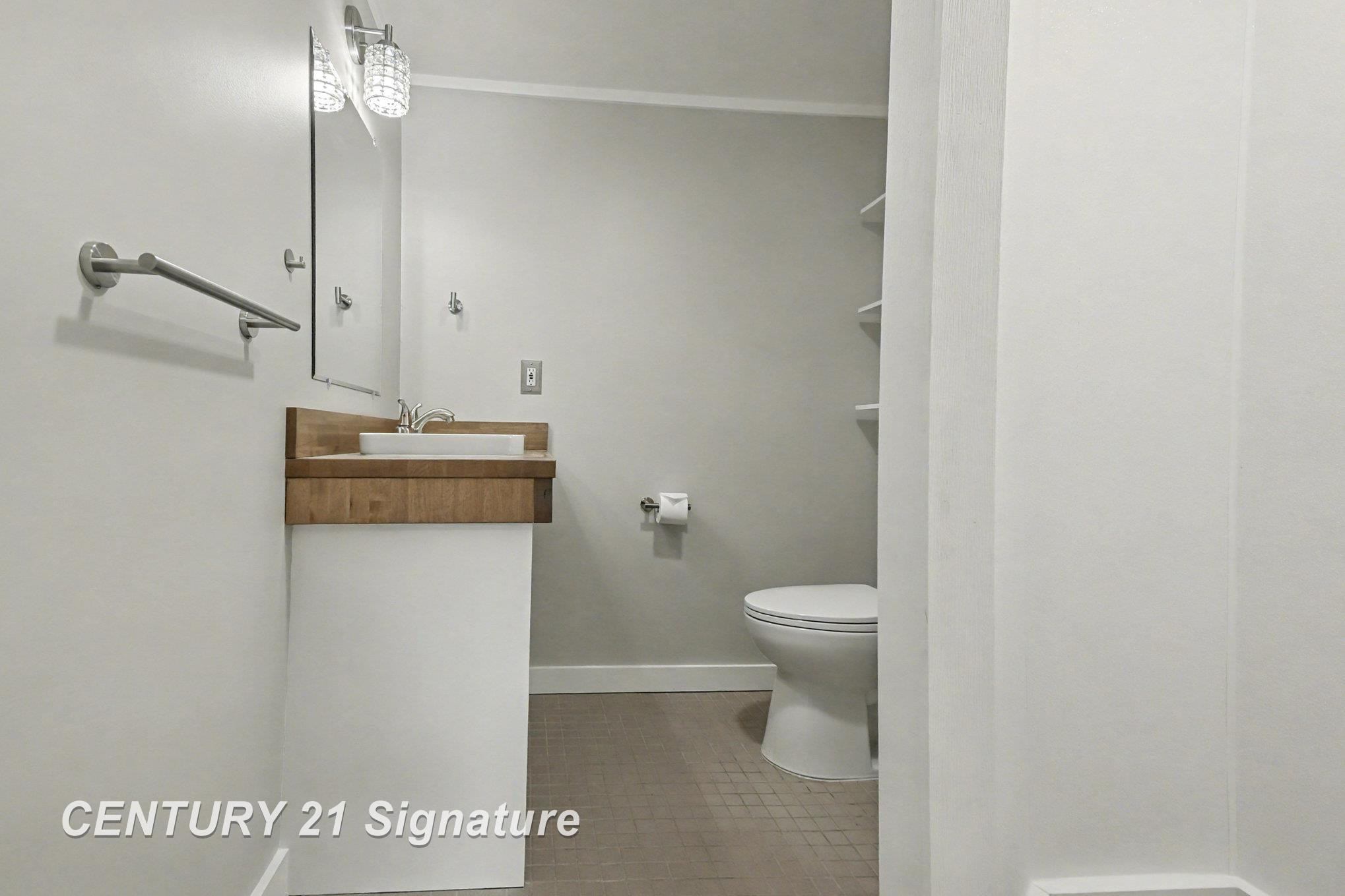 474 W Taylor Drive, Sanford, MI 48657 — Photo 9