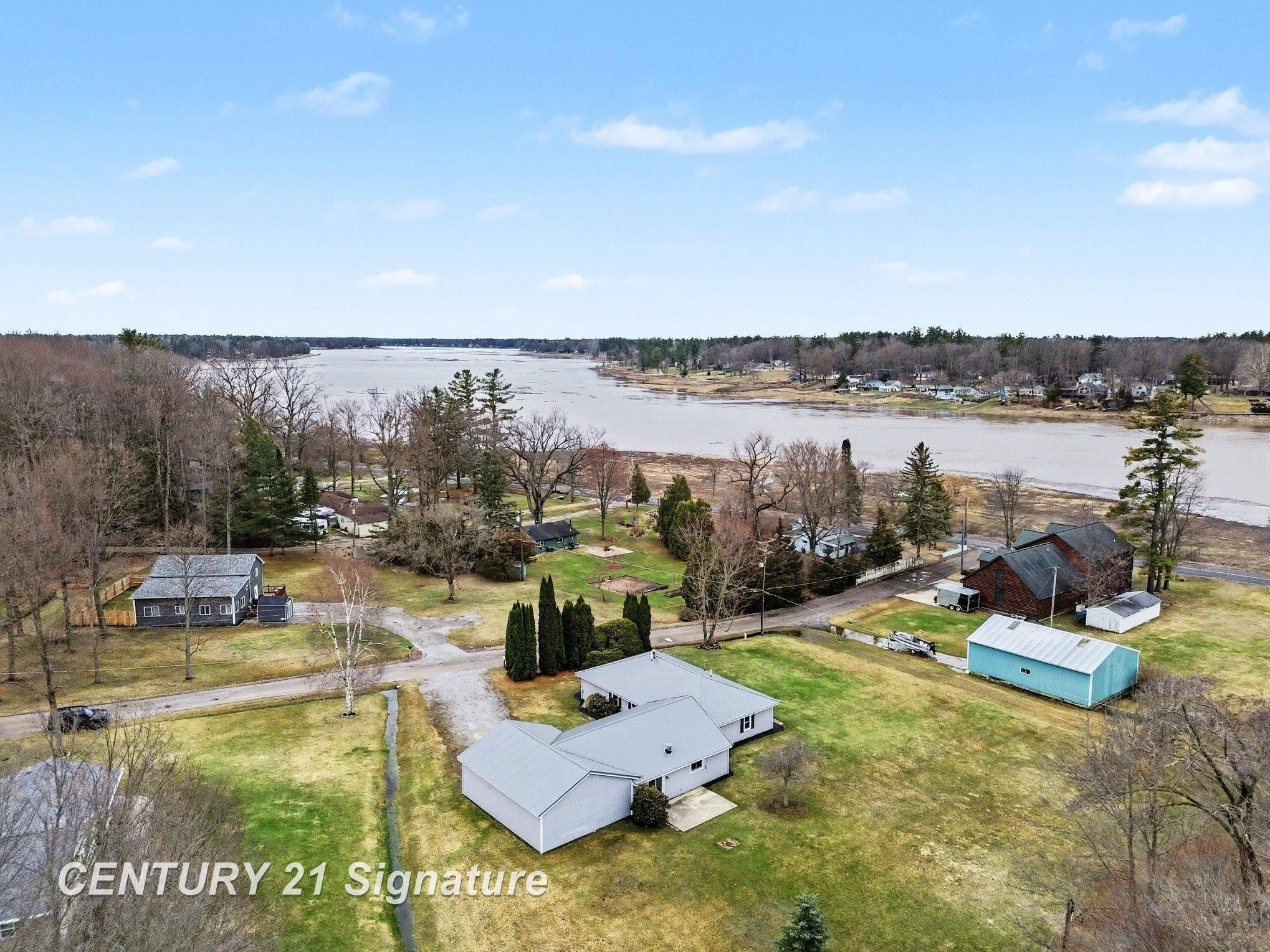 474 W Taylor Drive, Sanford, MI 48657 — Photo 38