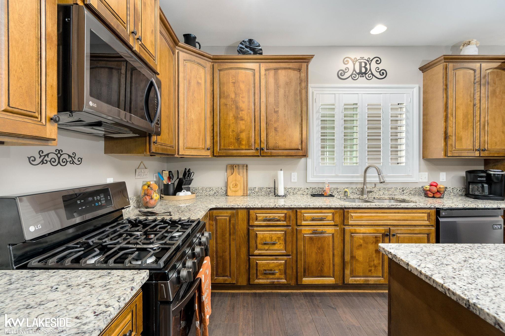 30009 Quincy Street, New Baltimore, MI — Photo 4
