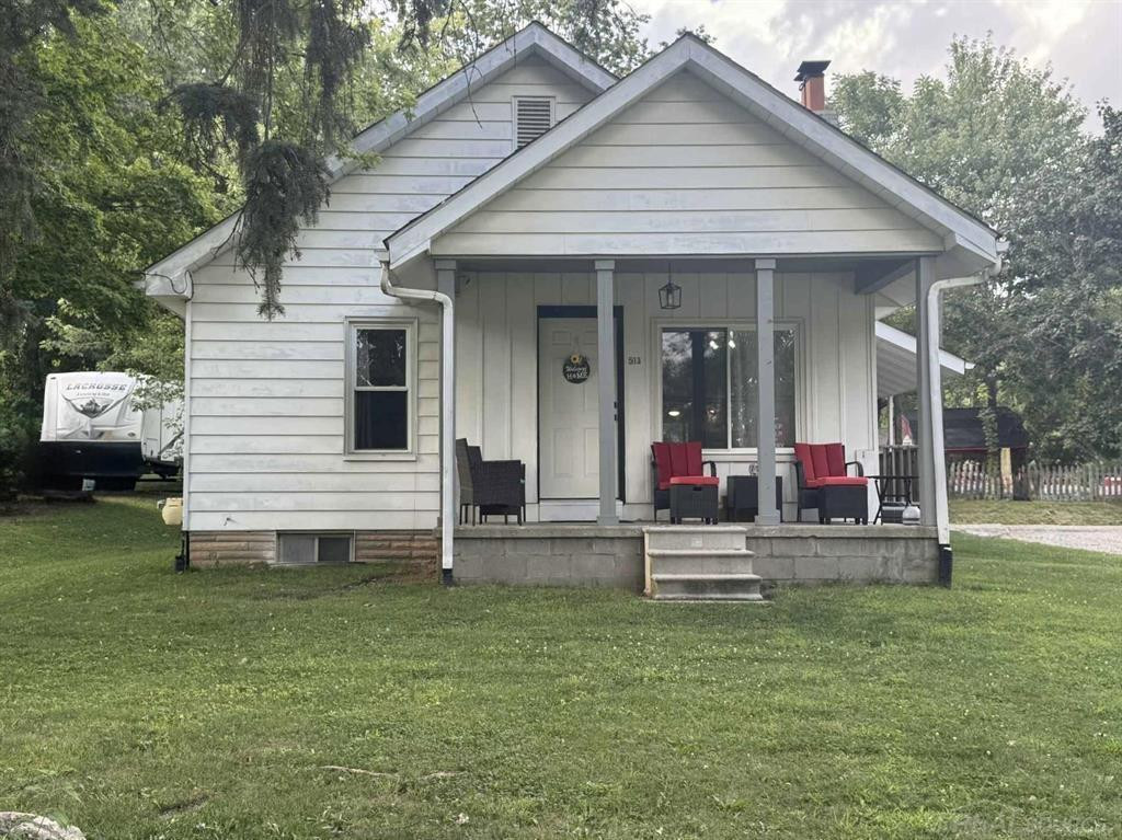 513 E Saint Clair Street, Almont, MI 48003 — Photo 2