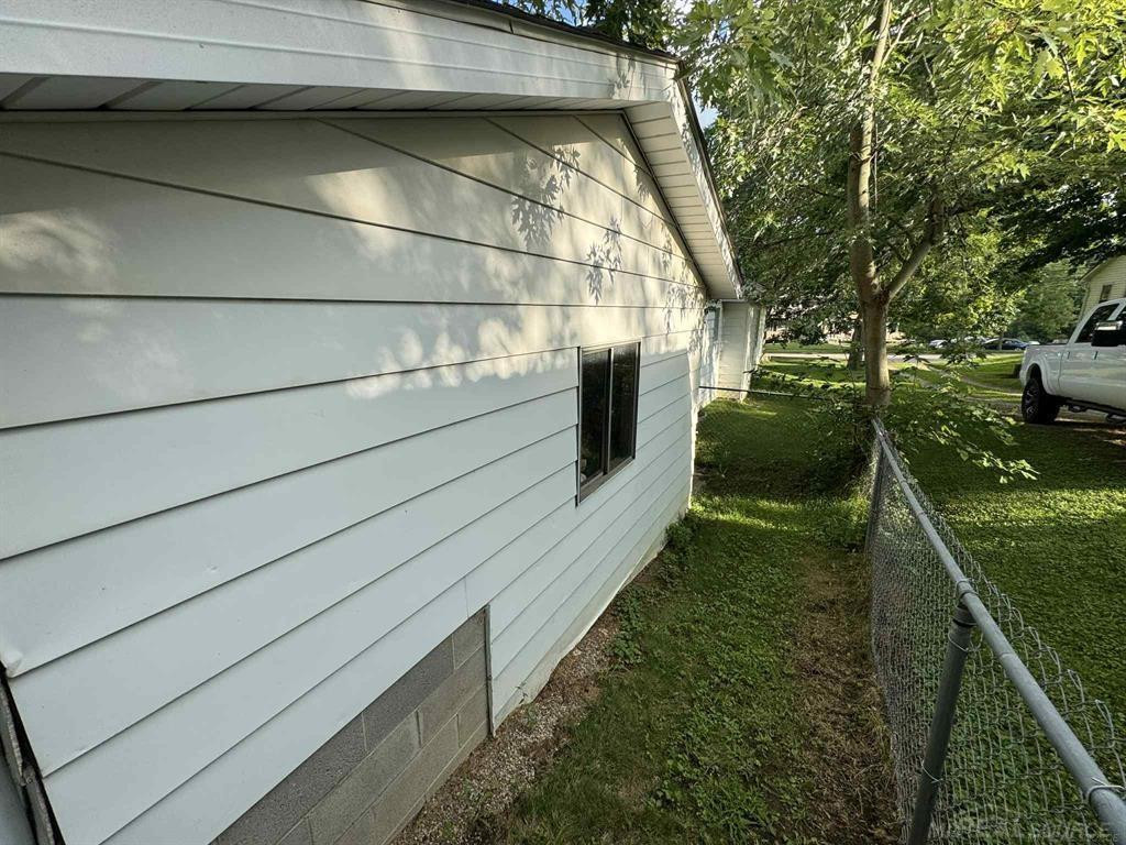 513 E Saint Clair Street, Almont, MI 48003 — Photo 23