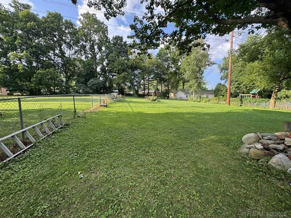 513 E Saint Clair Street, Almont, MI 48003 — Photo 25
