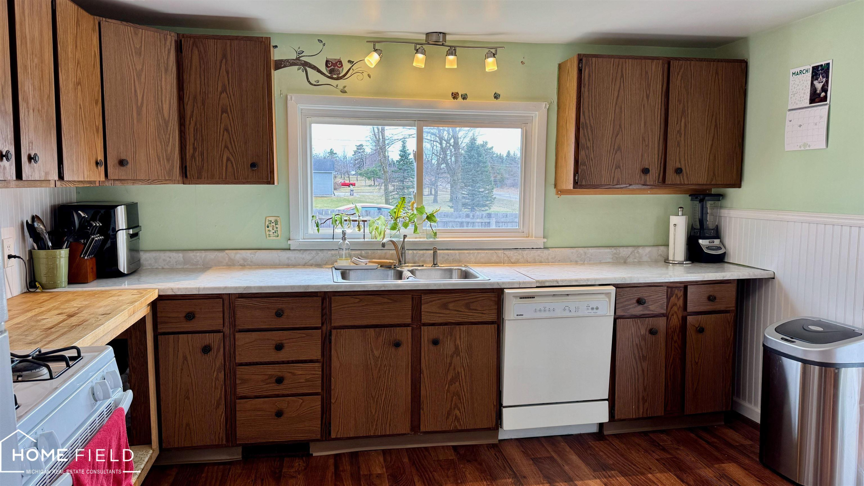 1395 Aiken Road, Owosso, MI 48867 — Photo 2