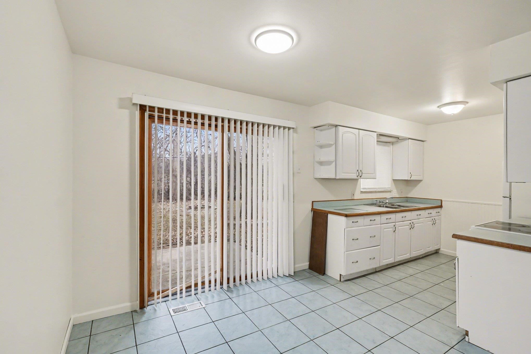 3505 Ridgecliffe Drive, Flint, MI 48532 — Photo 5