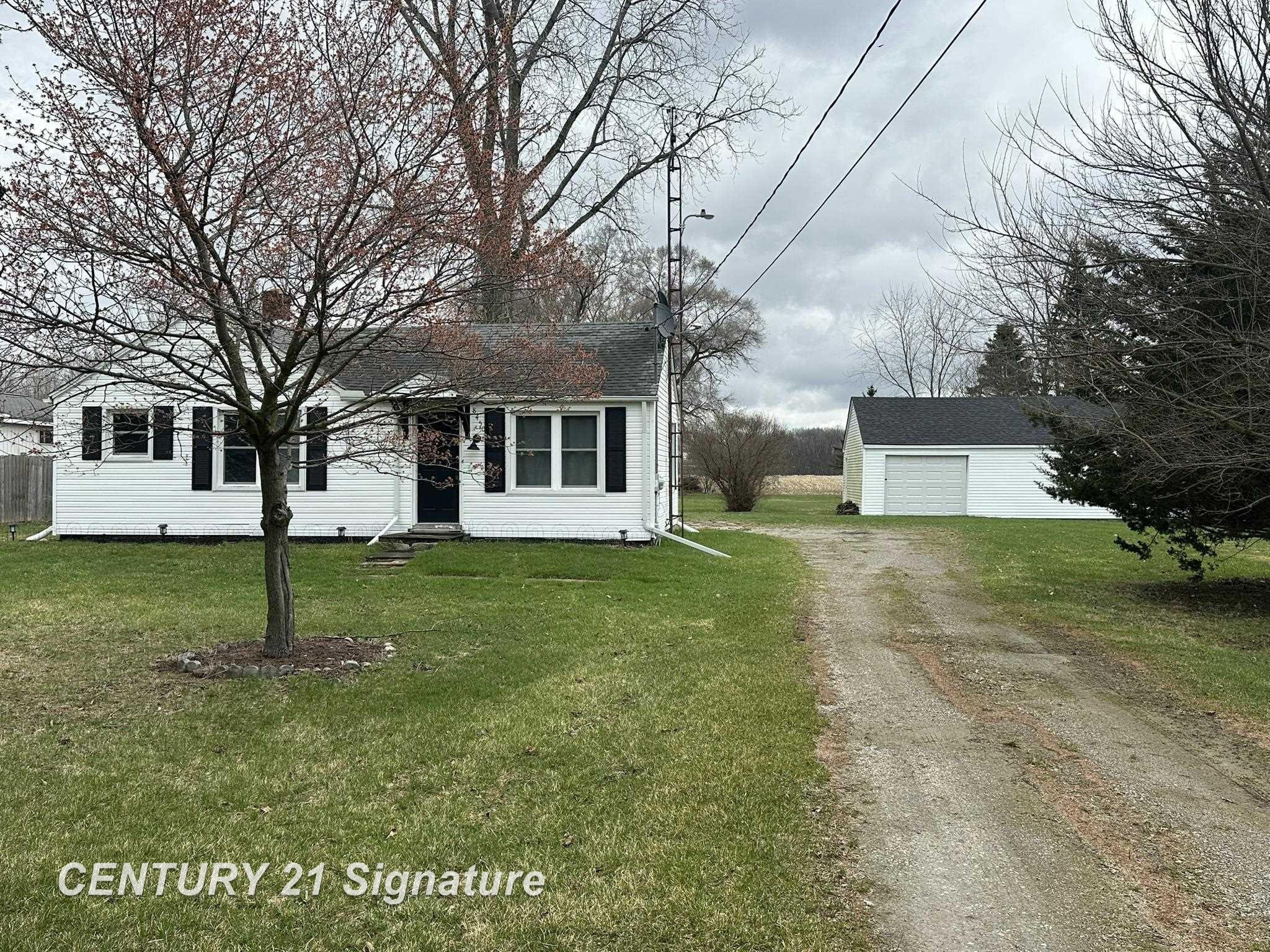 8450 N Genesee Road, Mount Morris, MI 48458 — front exterior