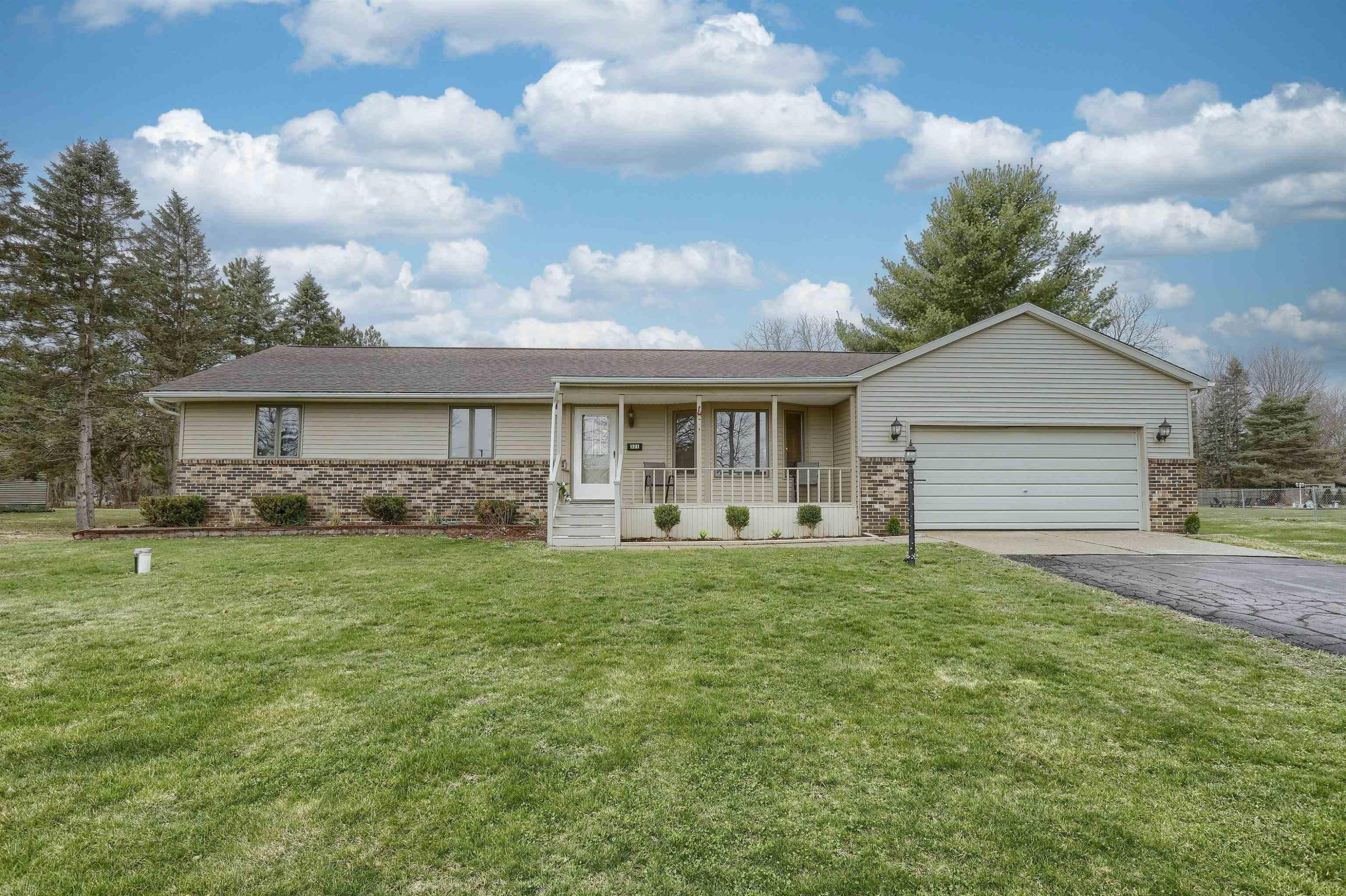 321 Myers Road, Lapeer, MI 48446 — front exterior
