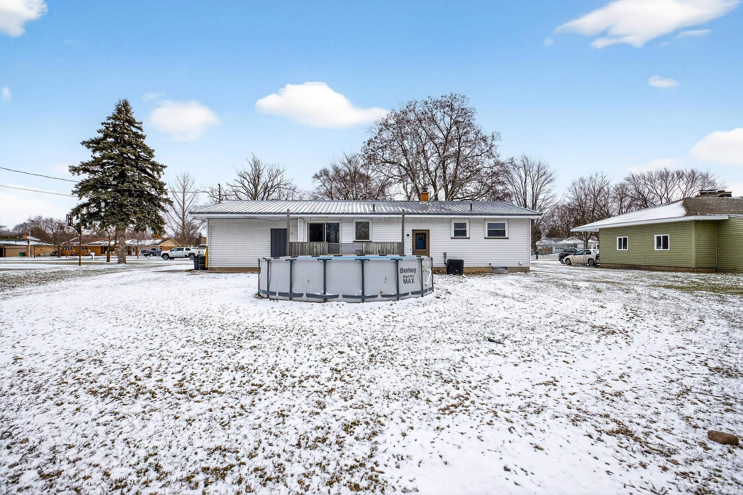 5452 Goetz Court, Bay City, MI 48706 — Photo 9