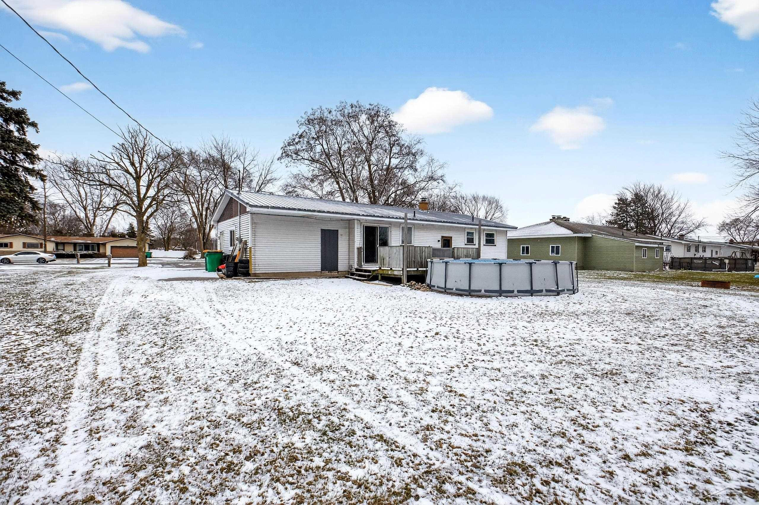 5452 Goetz Court, Bay City, MI 48706 — Photo 10