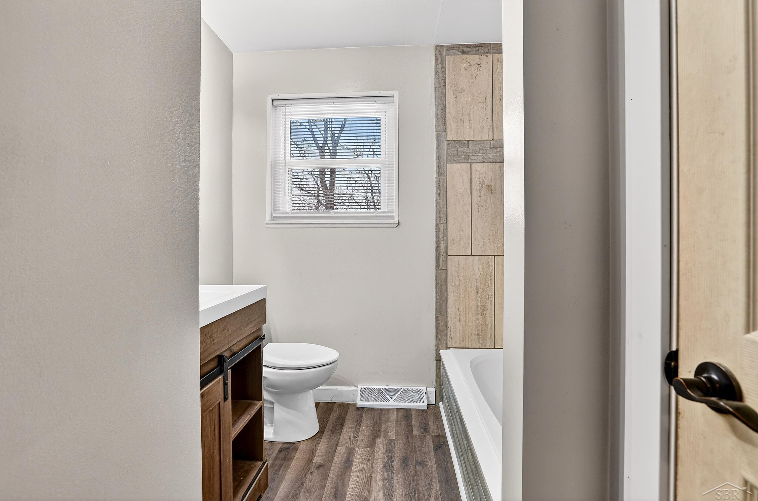 5452 Goetz Court, Bay City, MI 48706 — Photo 30