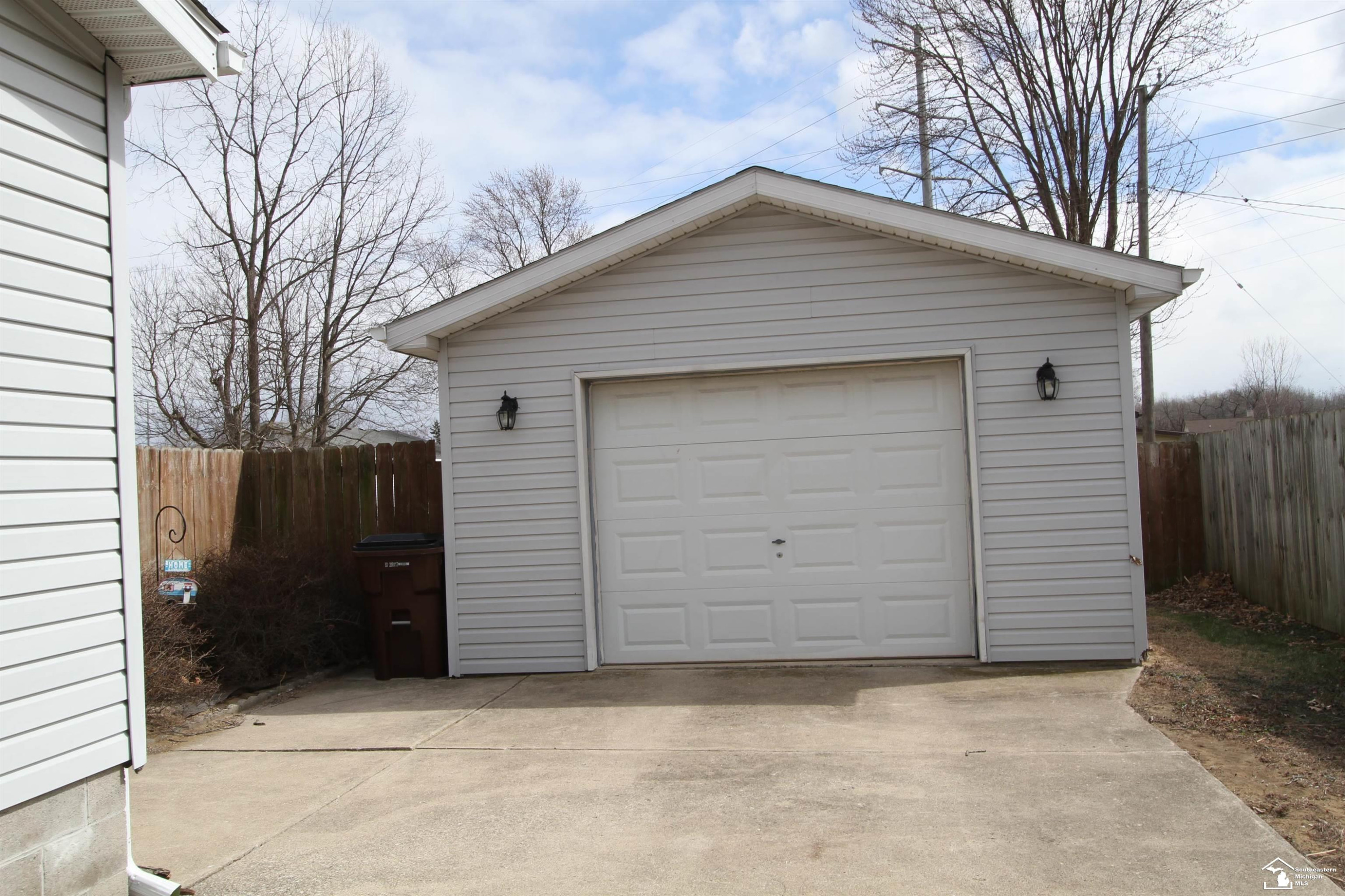 1720 Hemlock Street, MI 48162 — Photo 3