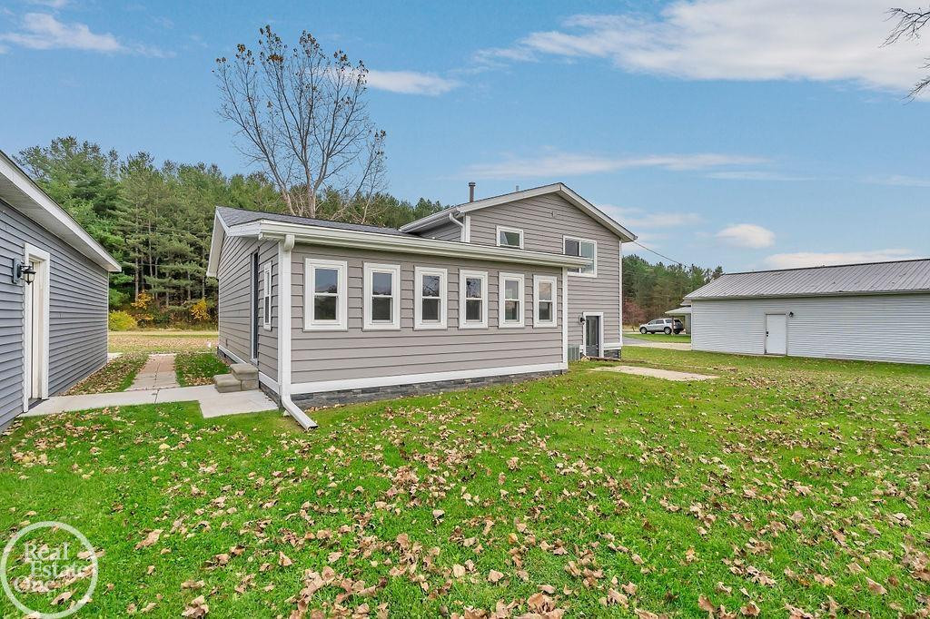 8051 Logana Road, MI 48006 — Photo 7