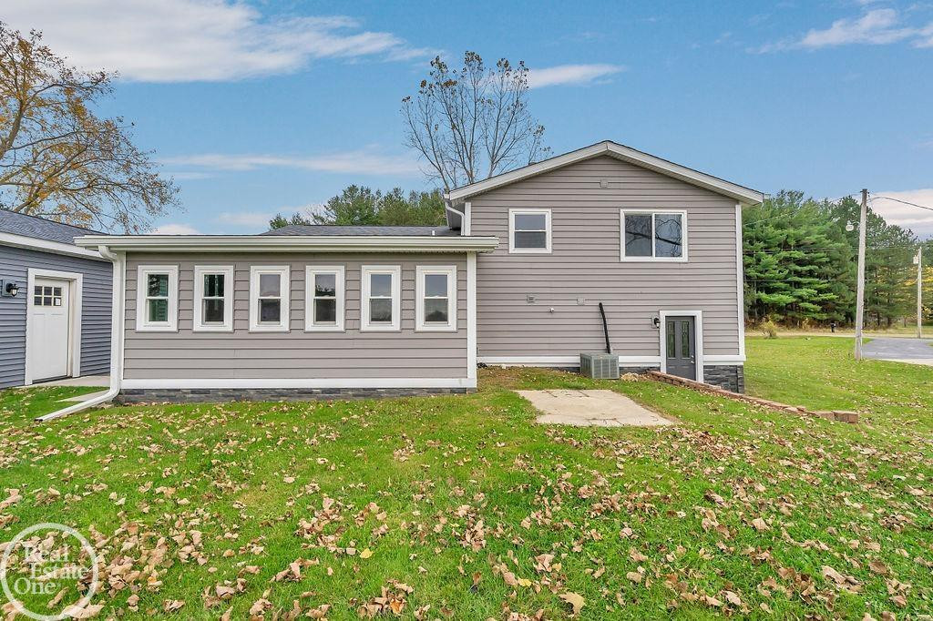 8051 Logana Road, MI 48006 — Photo 8