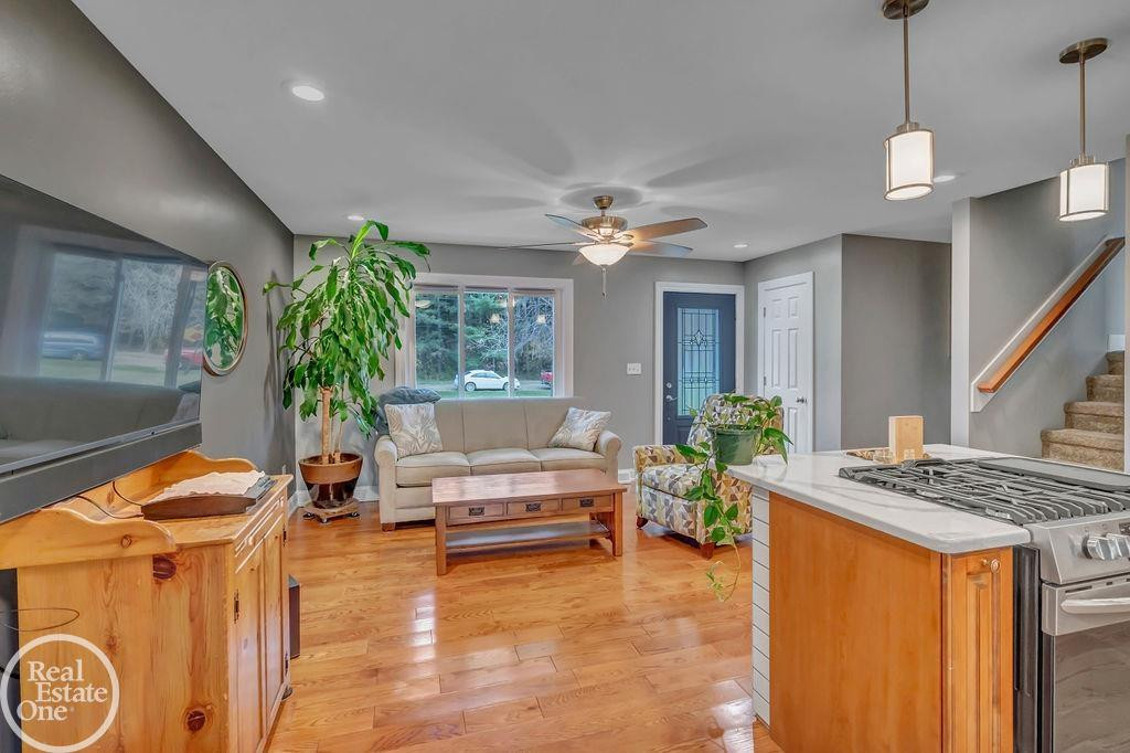 8051 Logana Road, MI 48006 — Photo 11