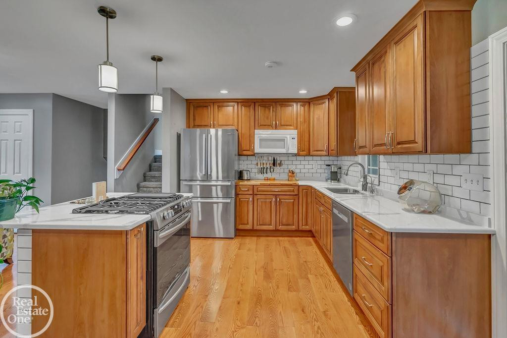 8051 Logana Road, MI 48006 — Photo 12