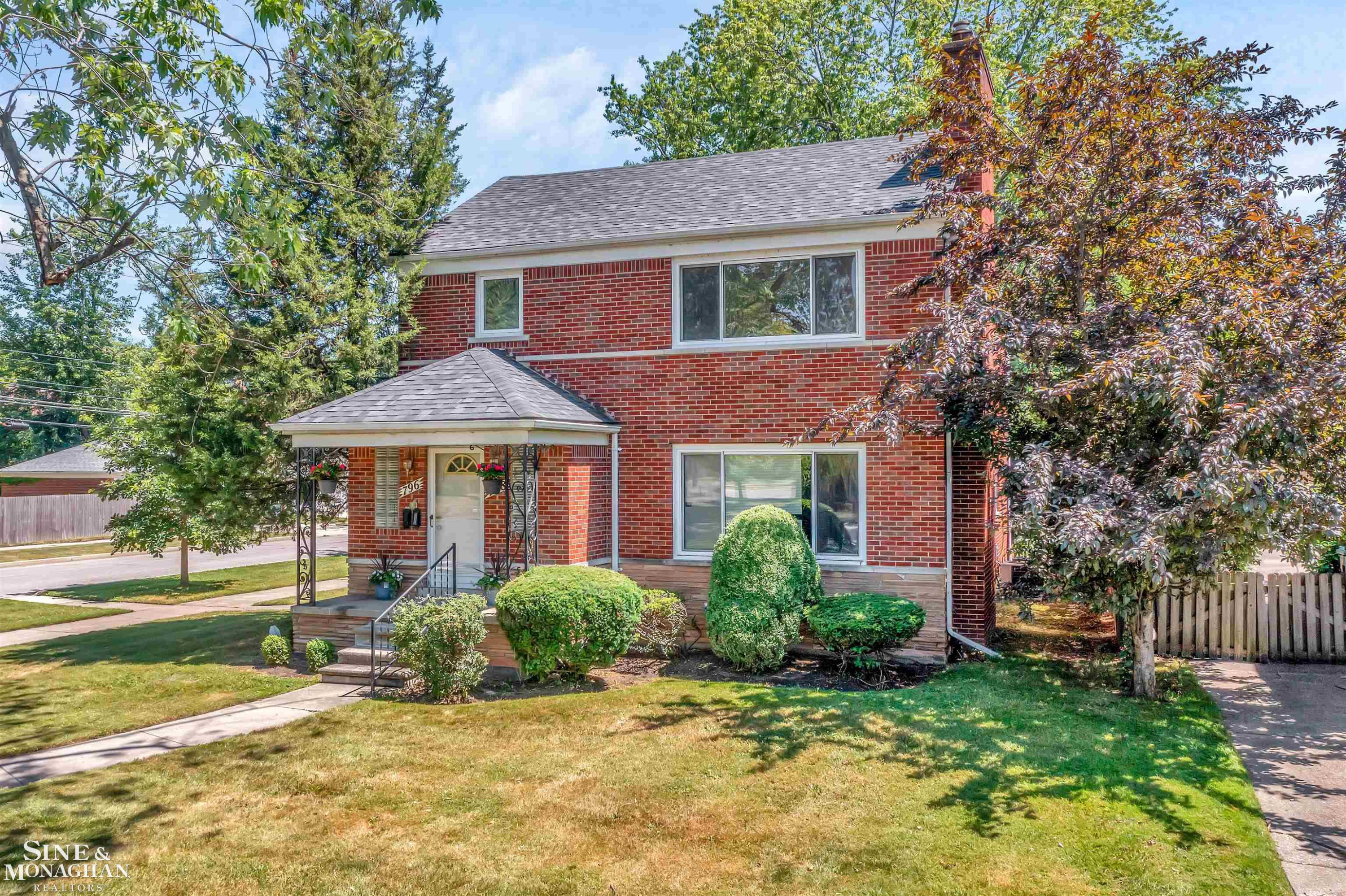 796-798 Harcourt Road, Grosse Pointe Park, MI 48230 — Photo 2