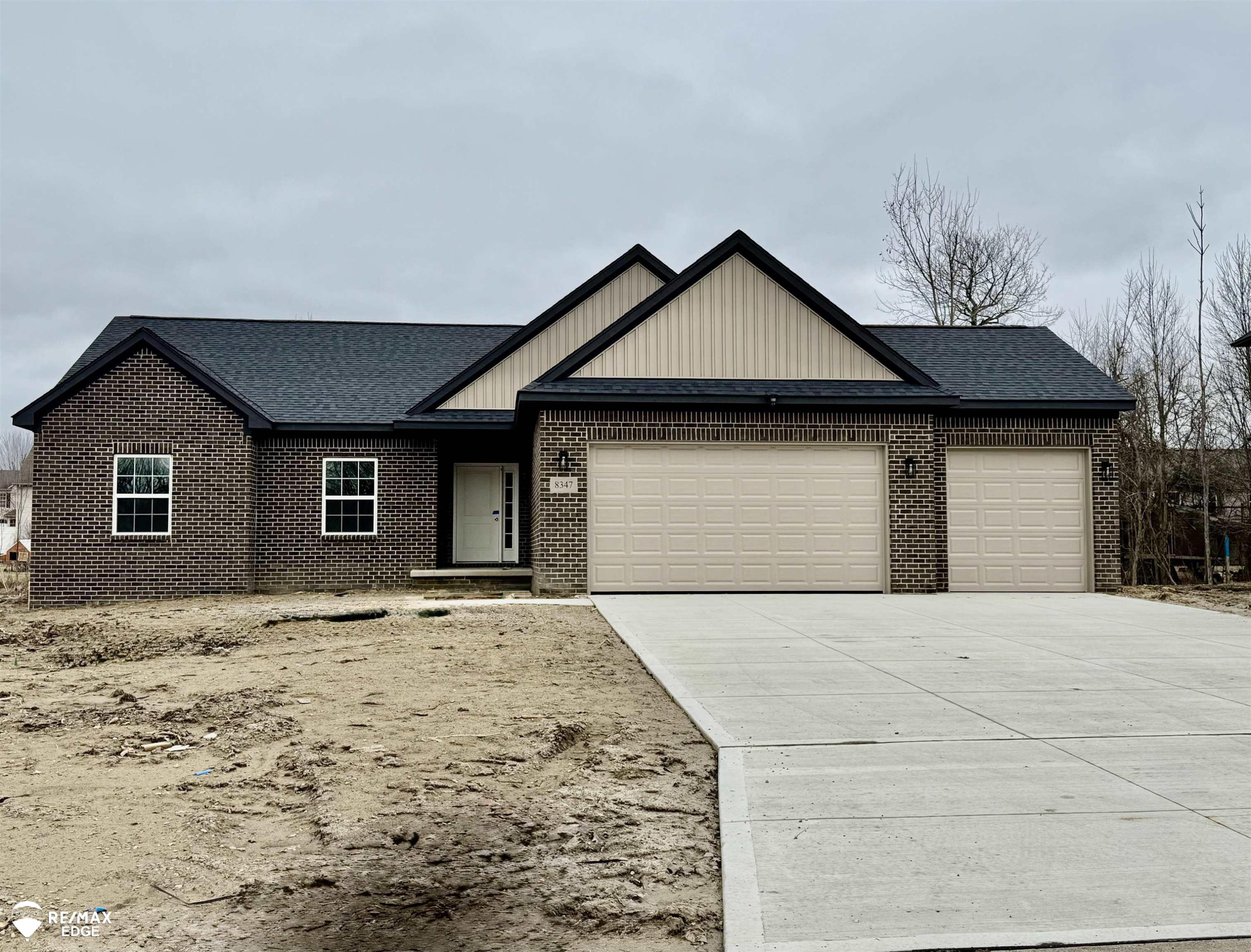 8347 Peninsula Circle, Grand Blanc, MI 48439 — front exterior