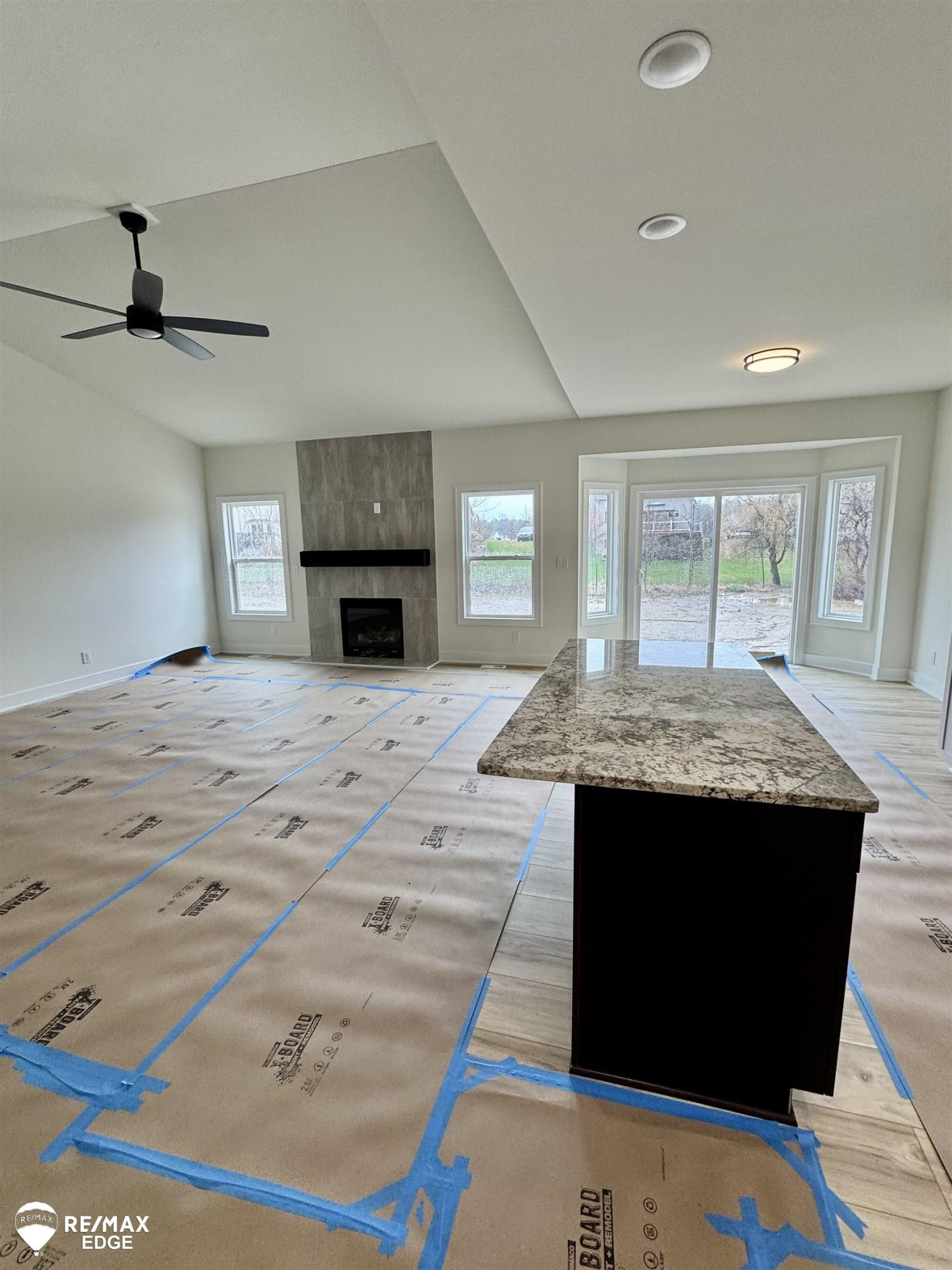 8347 Peninsula Circle, Grand Blanc, MI 48439 — Photo 2