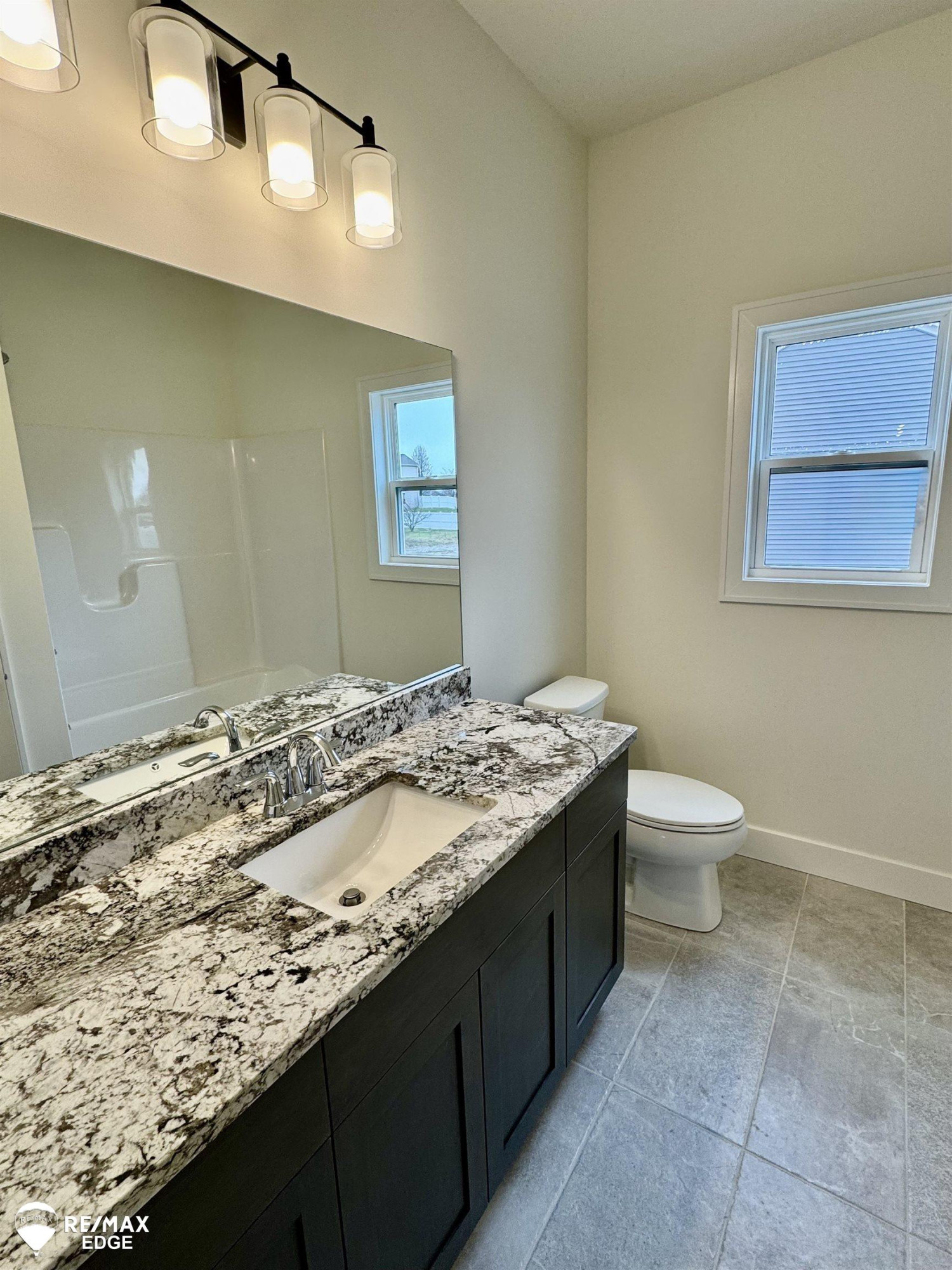 8347 Peninsula Circle, Grand Blanc, MI 48439 — Photo 10