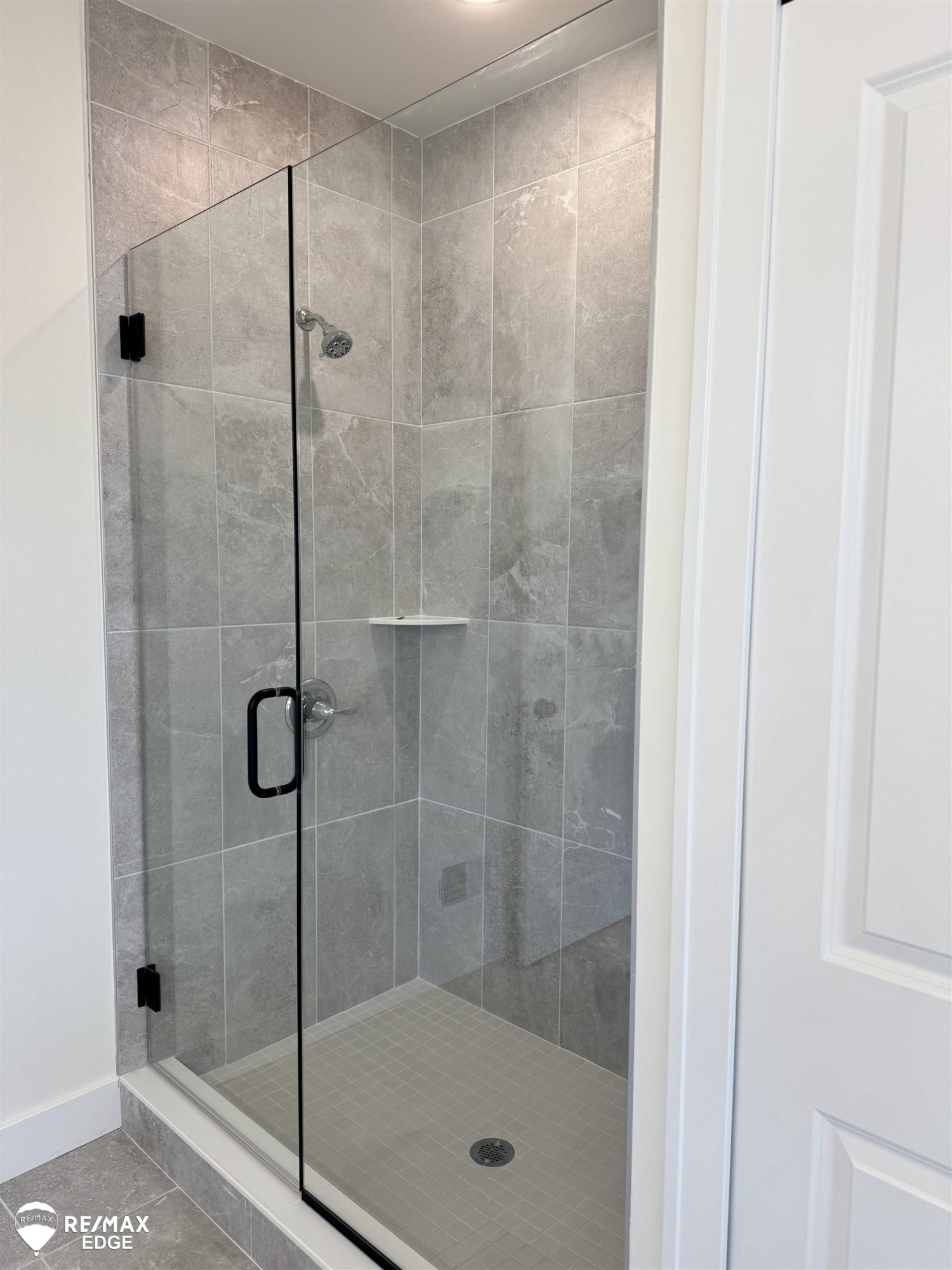 8347 Peninsula Circle, Grand Blanc, MI 48439 — Photo 13