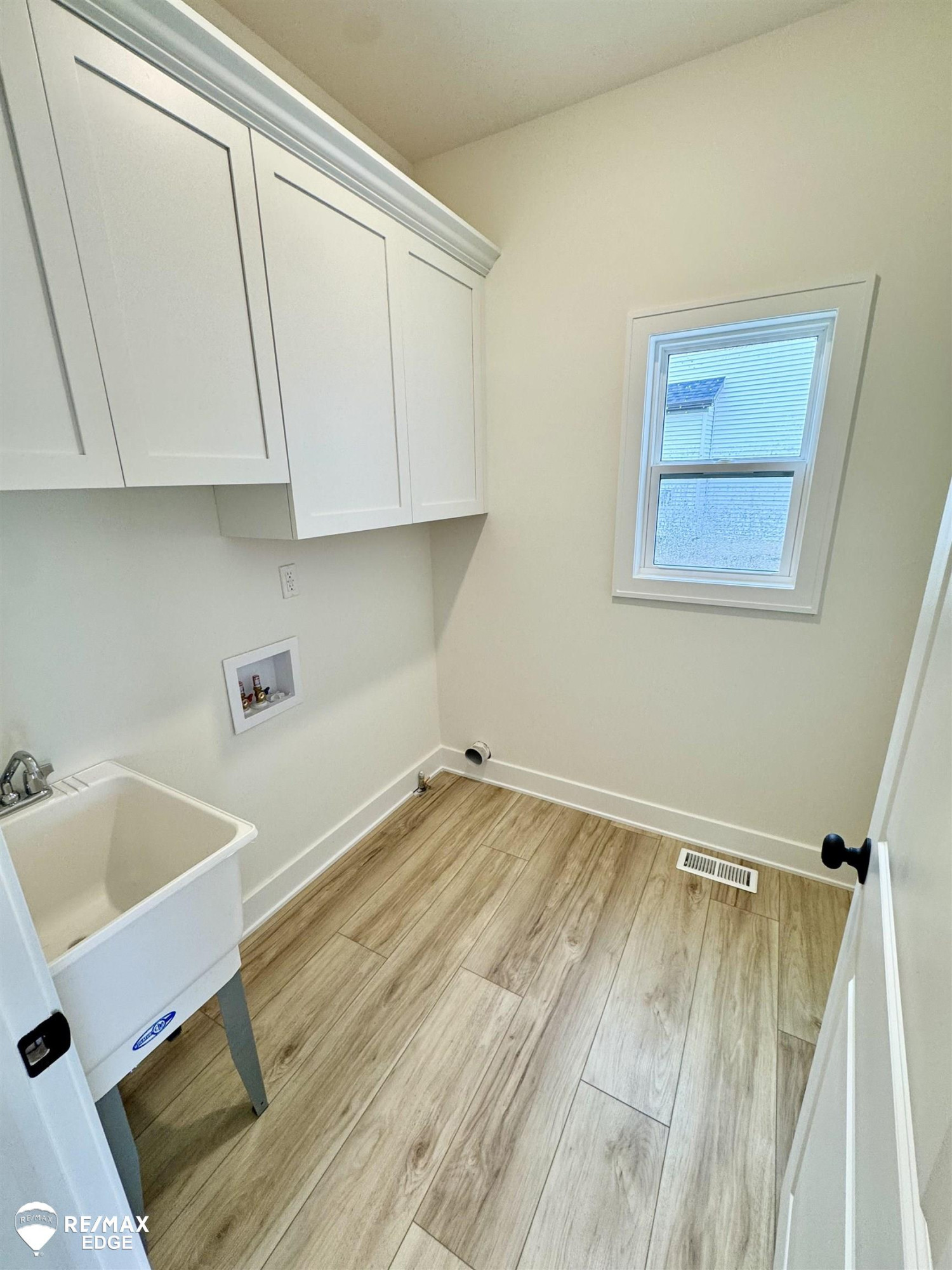 8347 Peninsula Circle, Grand Blanc, MI 48439 — Photo 19
