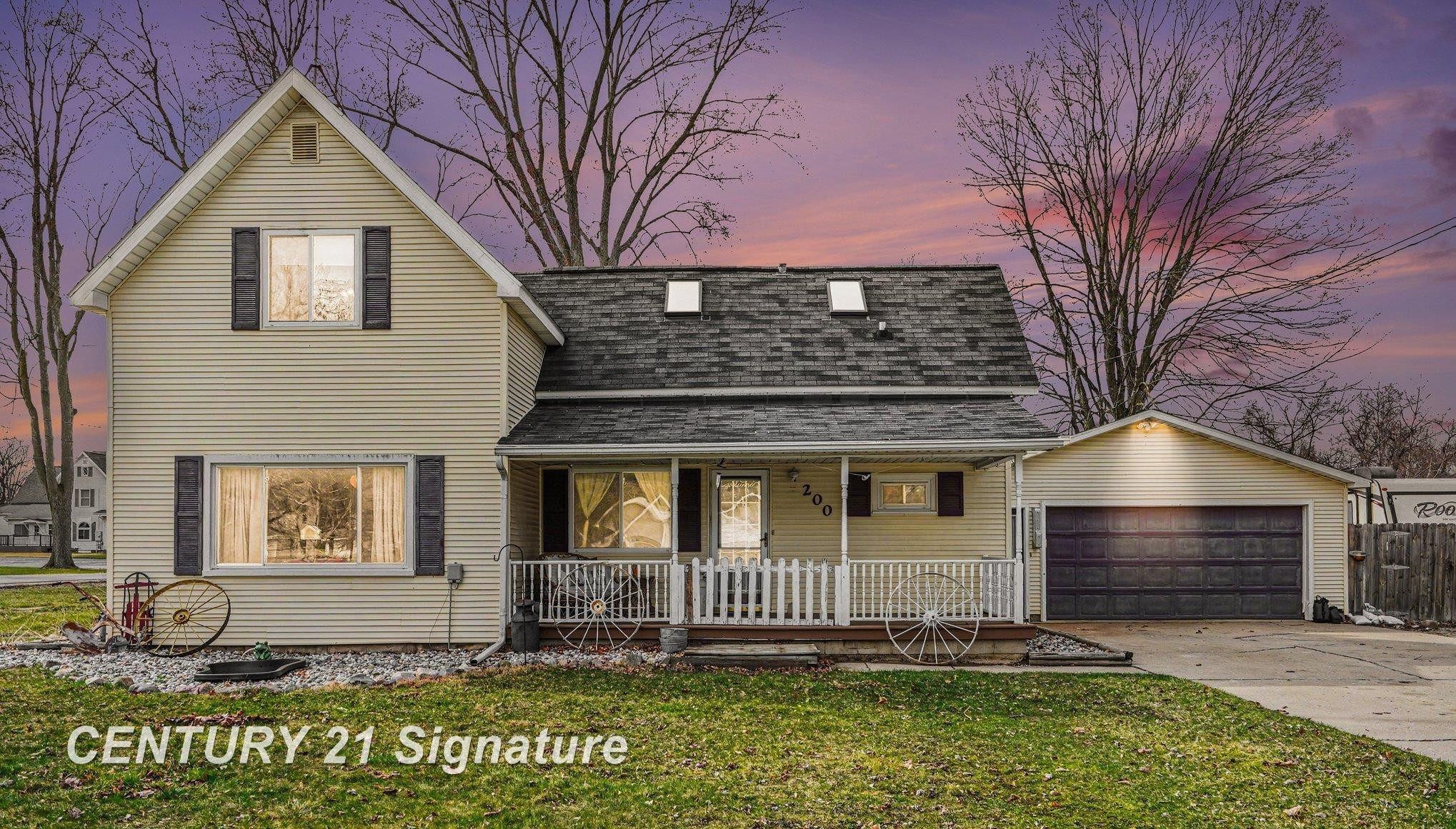 200 W Adams Street, Coleman, MI 48618 — front exterior