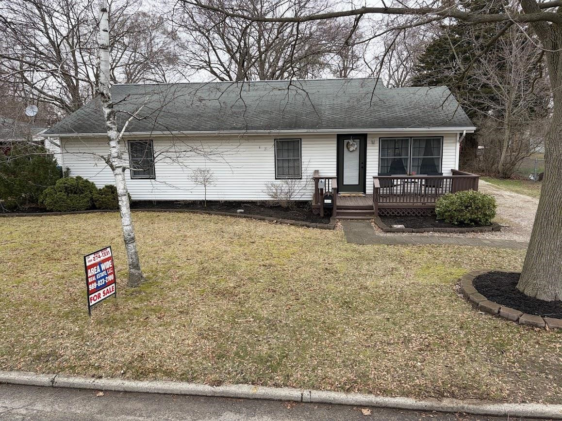 810 W Oak Street, Vassar, MI 48768 — front exterior