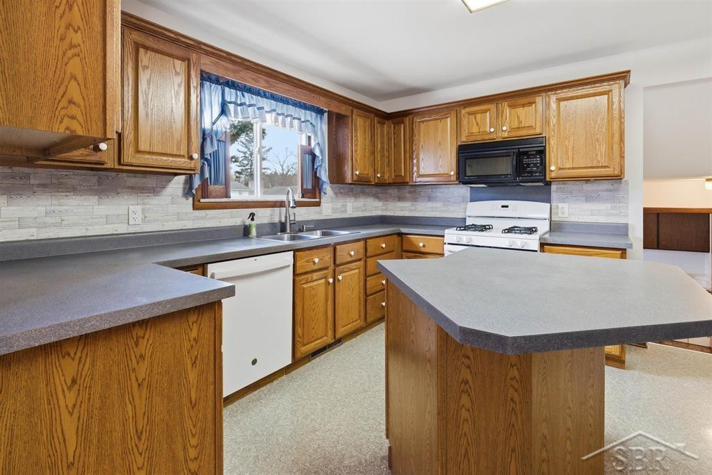 2075 Norma Jean Drive, Saginaw, MI 48609 — Photo 8