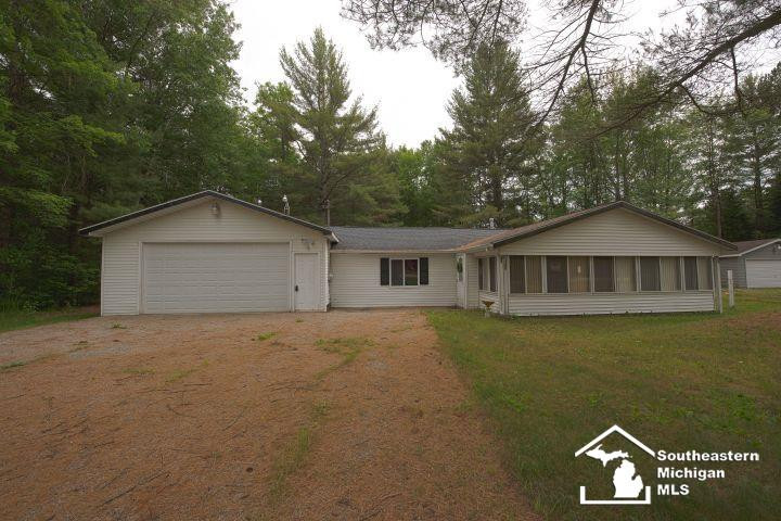 7798 Oak Road, MI 48656 — front exterior