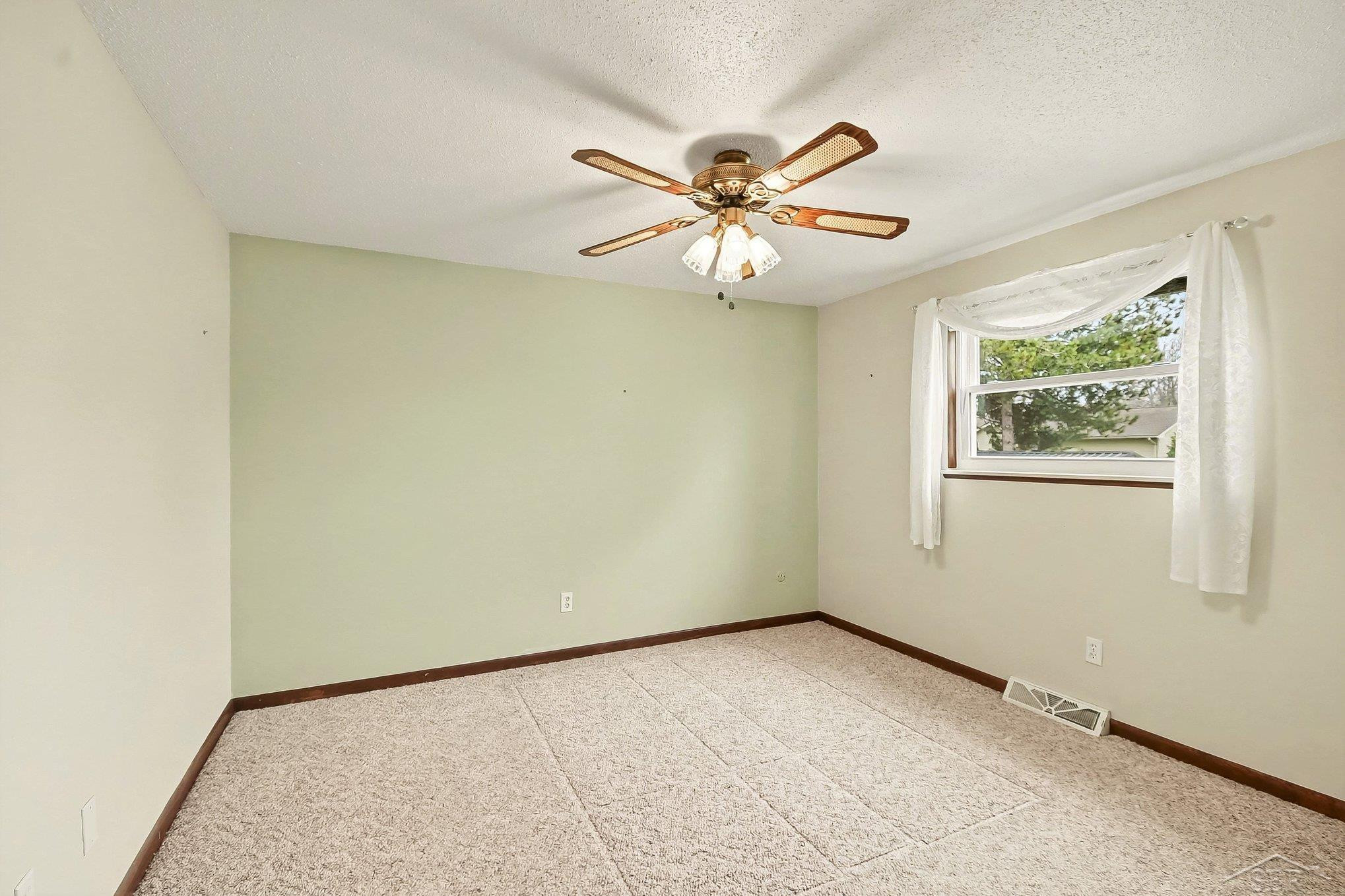 531 W Dawn Drive, Freeland, MI 48623 — Photo 11