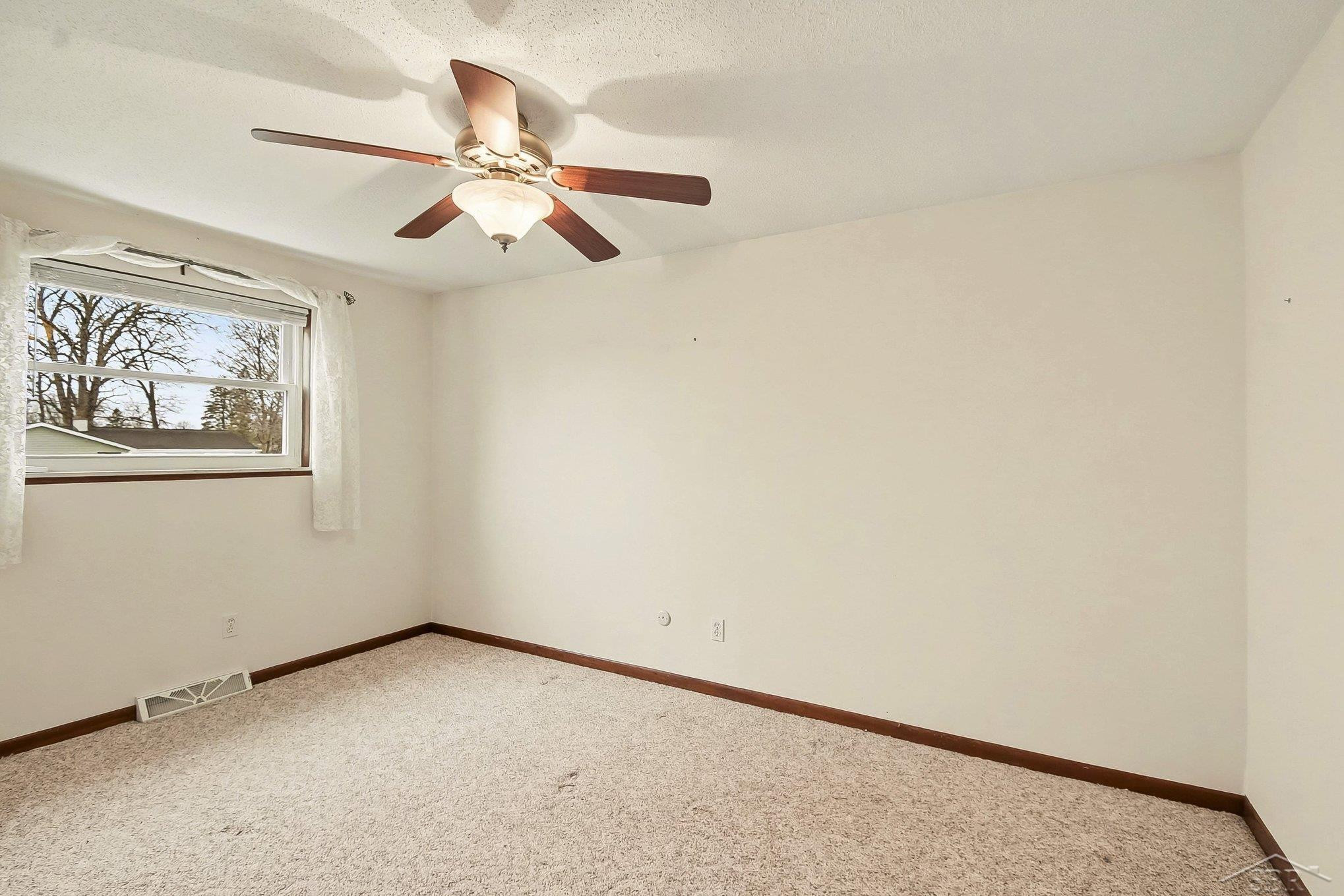 531 W Dawn Drive, Freeland, MI 48623 — Photo 12