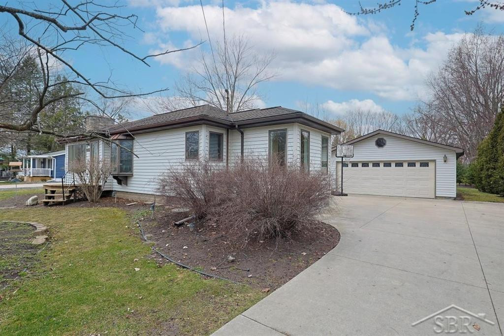 2935 W Ohio Road, Bay City, MI 48706 — Photo 2