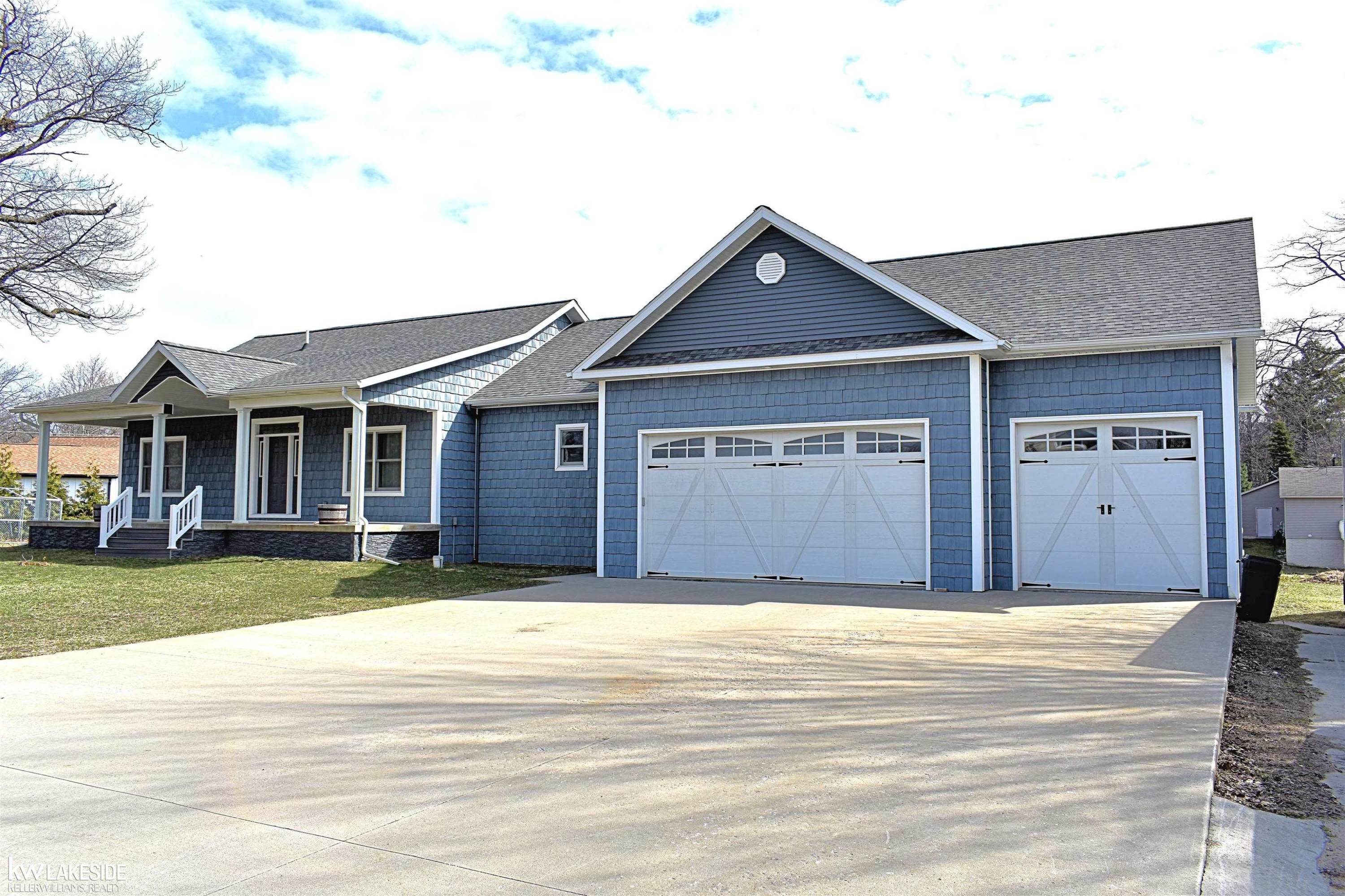 4378 Iroquois Drive, MI — Photo 5