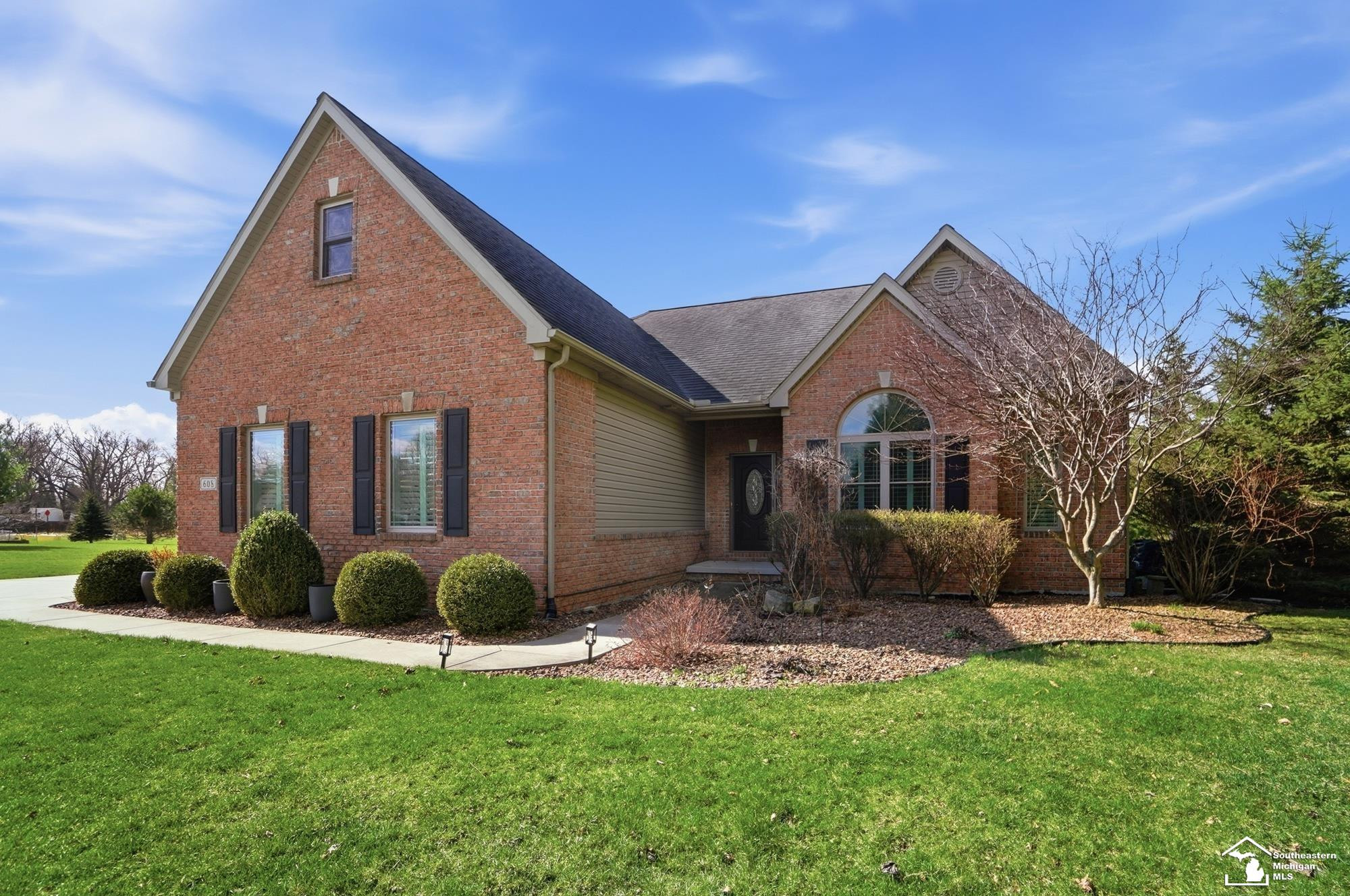 608 Oak Hill Court, Monroe, MI 48162 — Photo 6