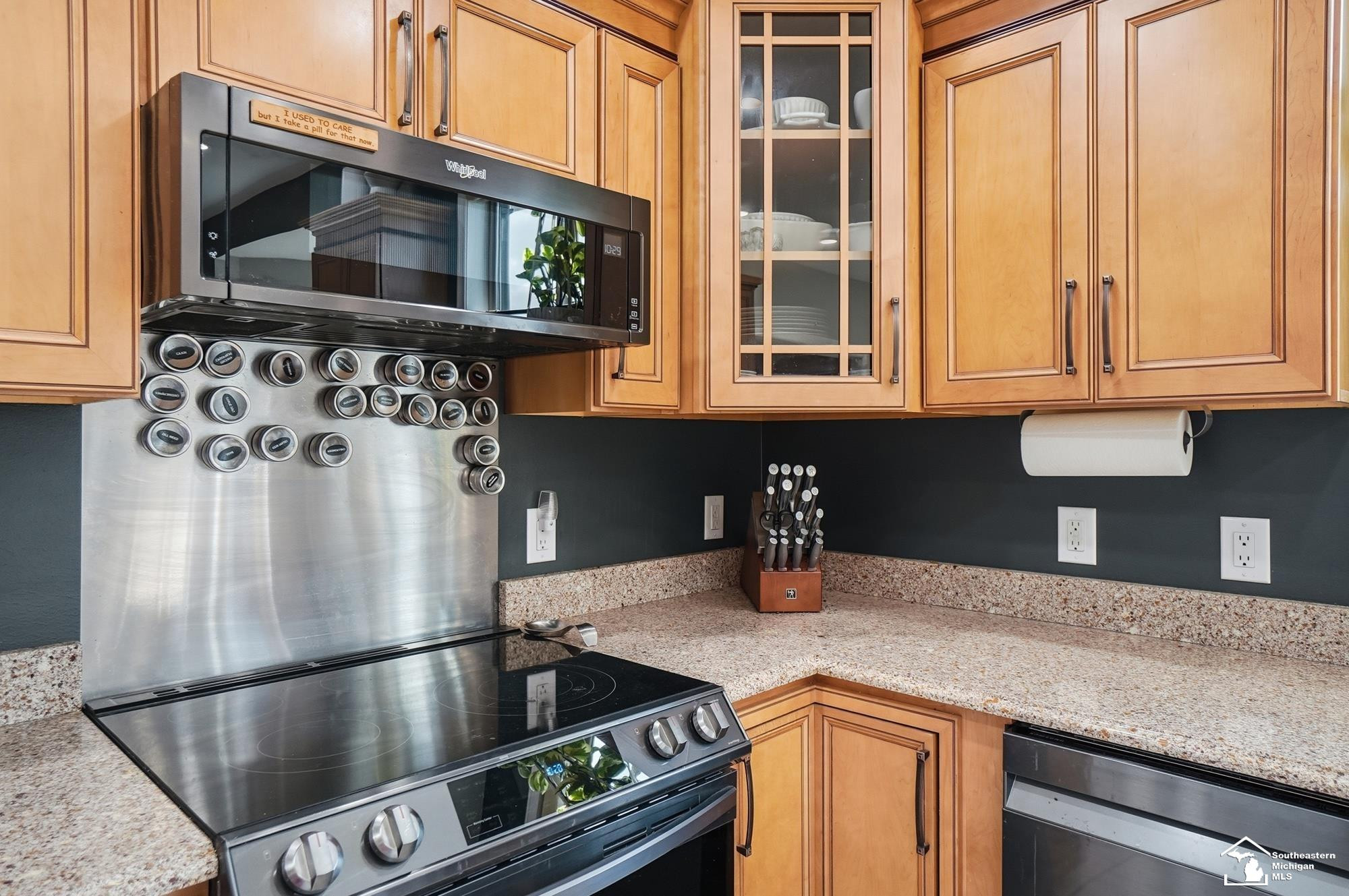 608 Oak Hill Court, Monroe, MI 48162 — Photo 17