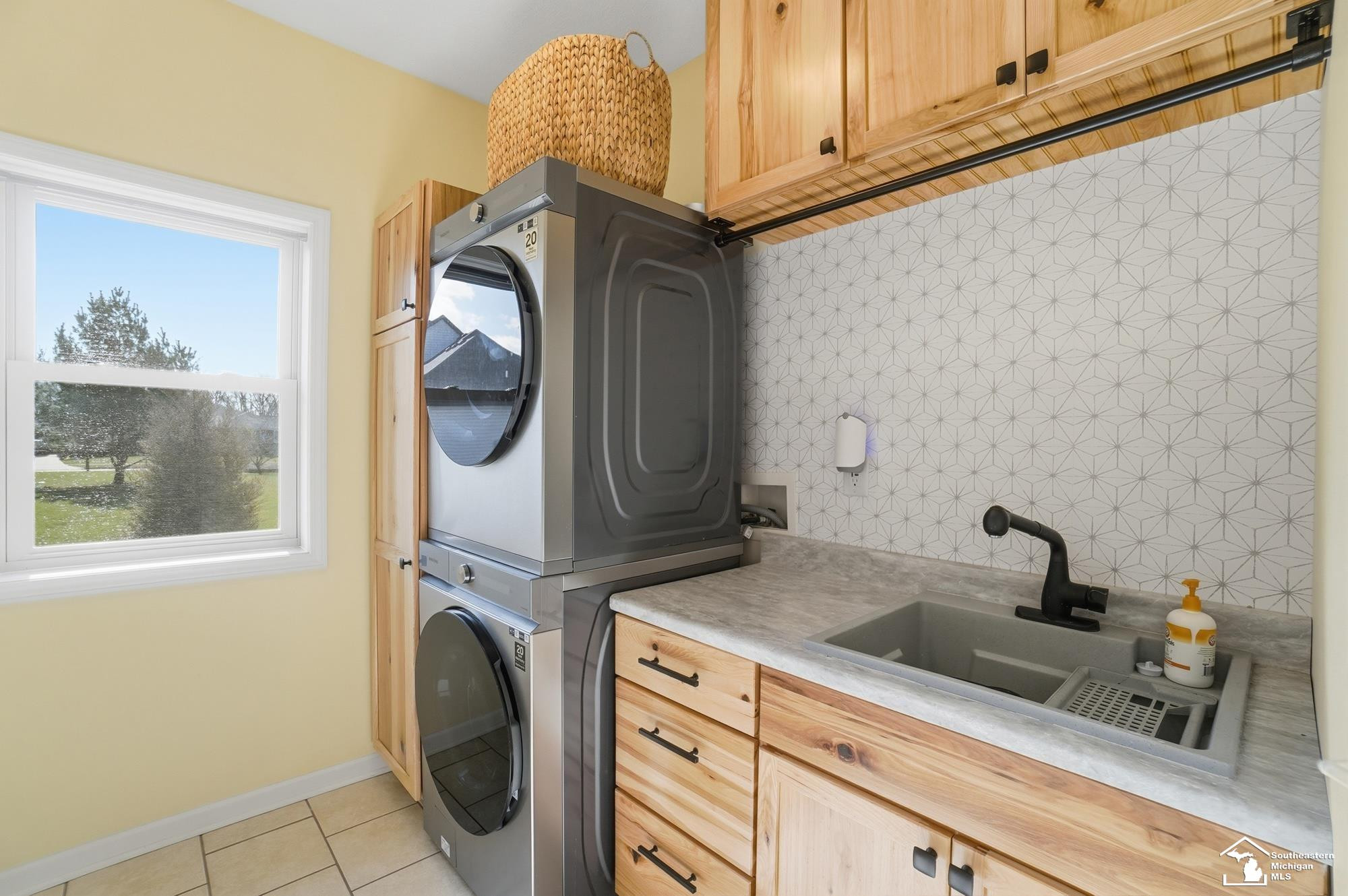 608 Oak Hill Court, Monroe, MI 48162 — Photo 36