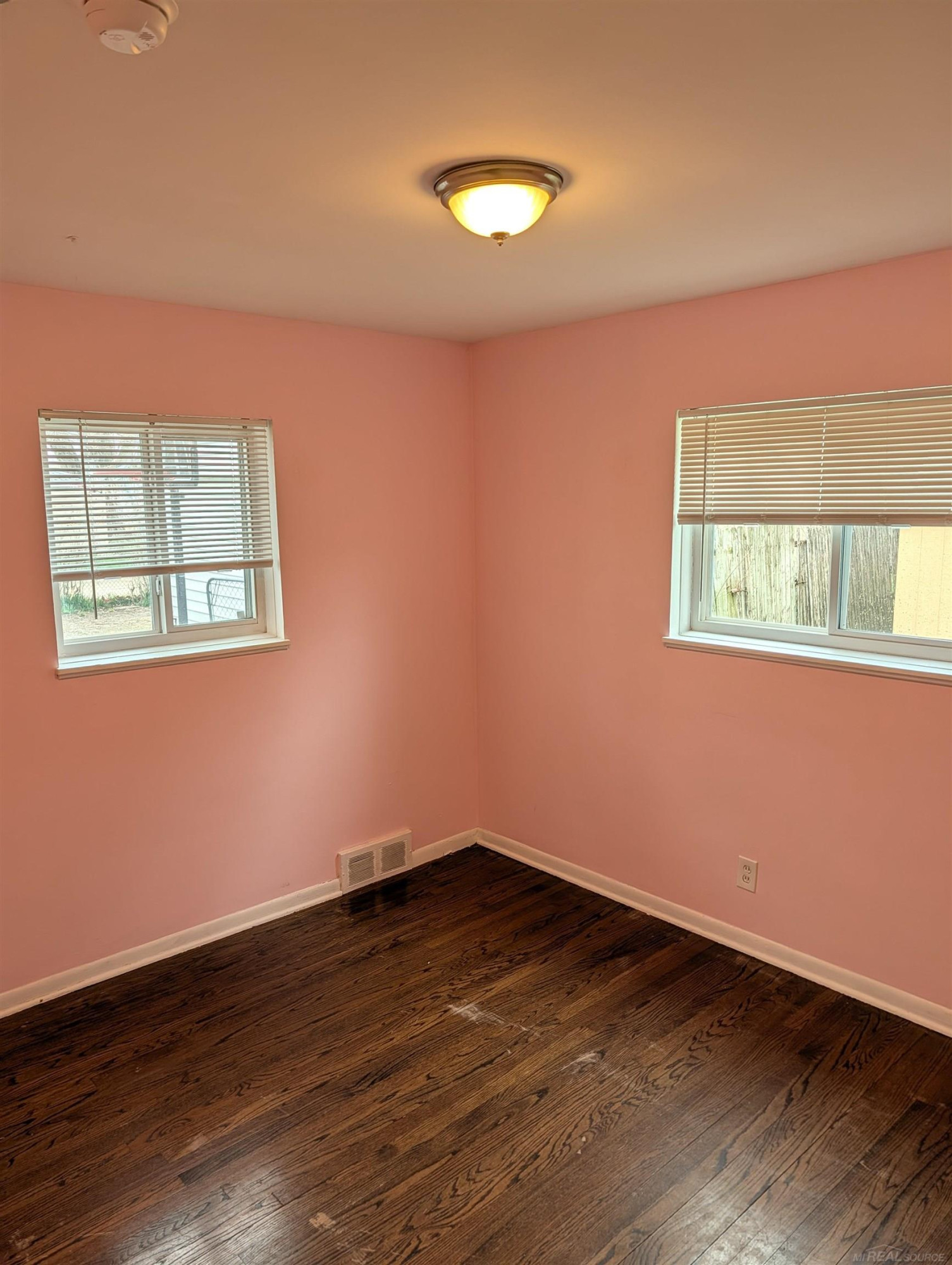 24876 Dale Street, Eastpointe, MI 48021 — Photo 10
