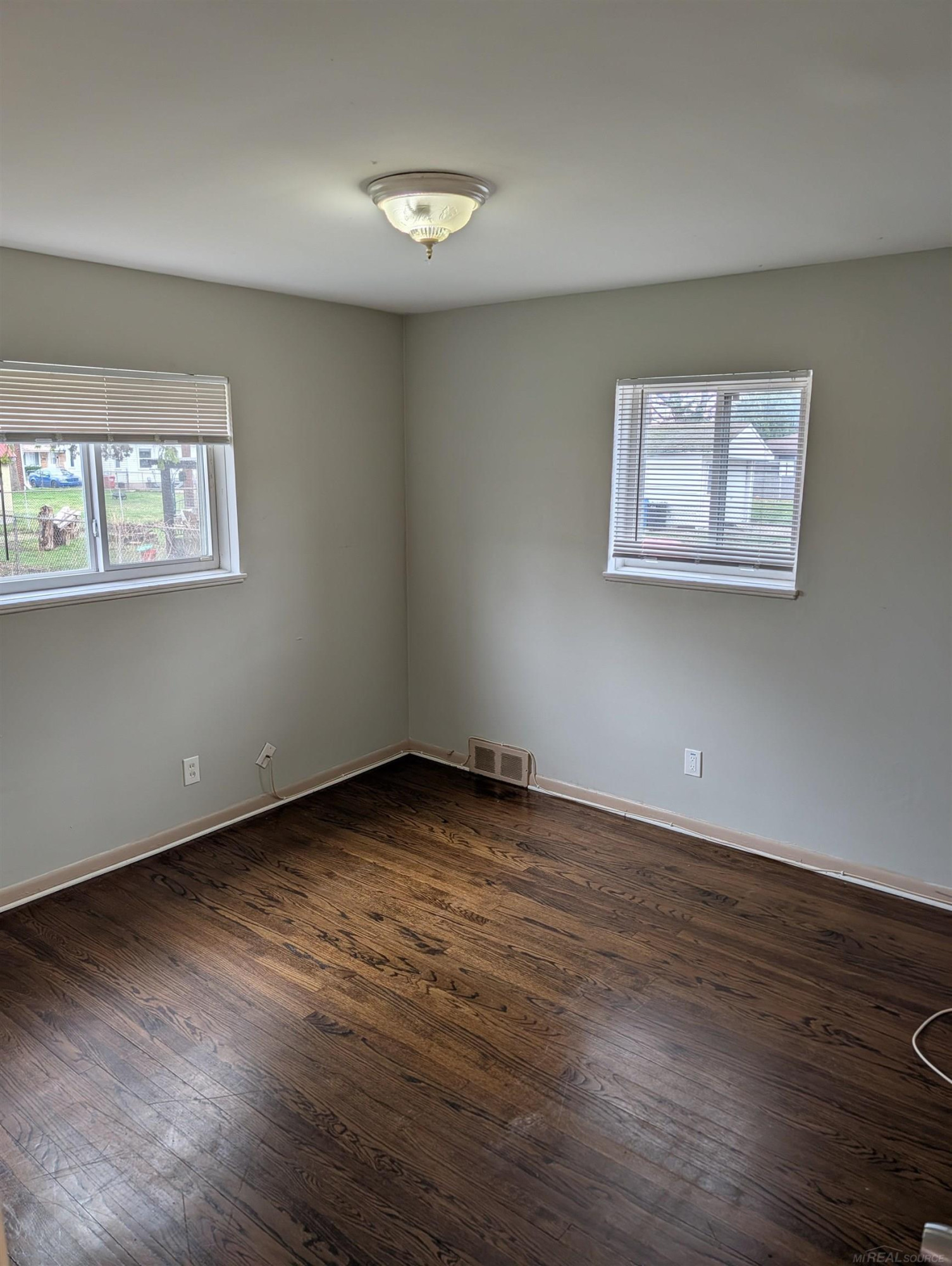 24876 Dale Street, Eastpointe, MI 48021 — Photo 11