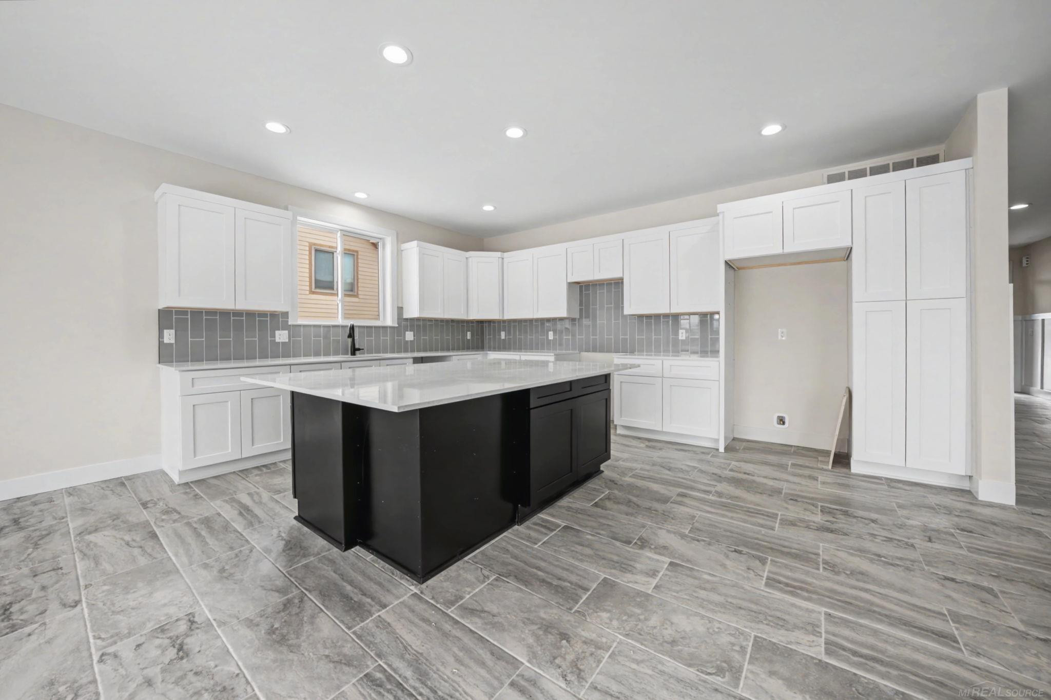 1073 WILLIAMSON Circle, Pontiac, MI 48340 — Photo 17
