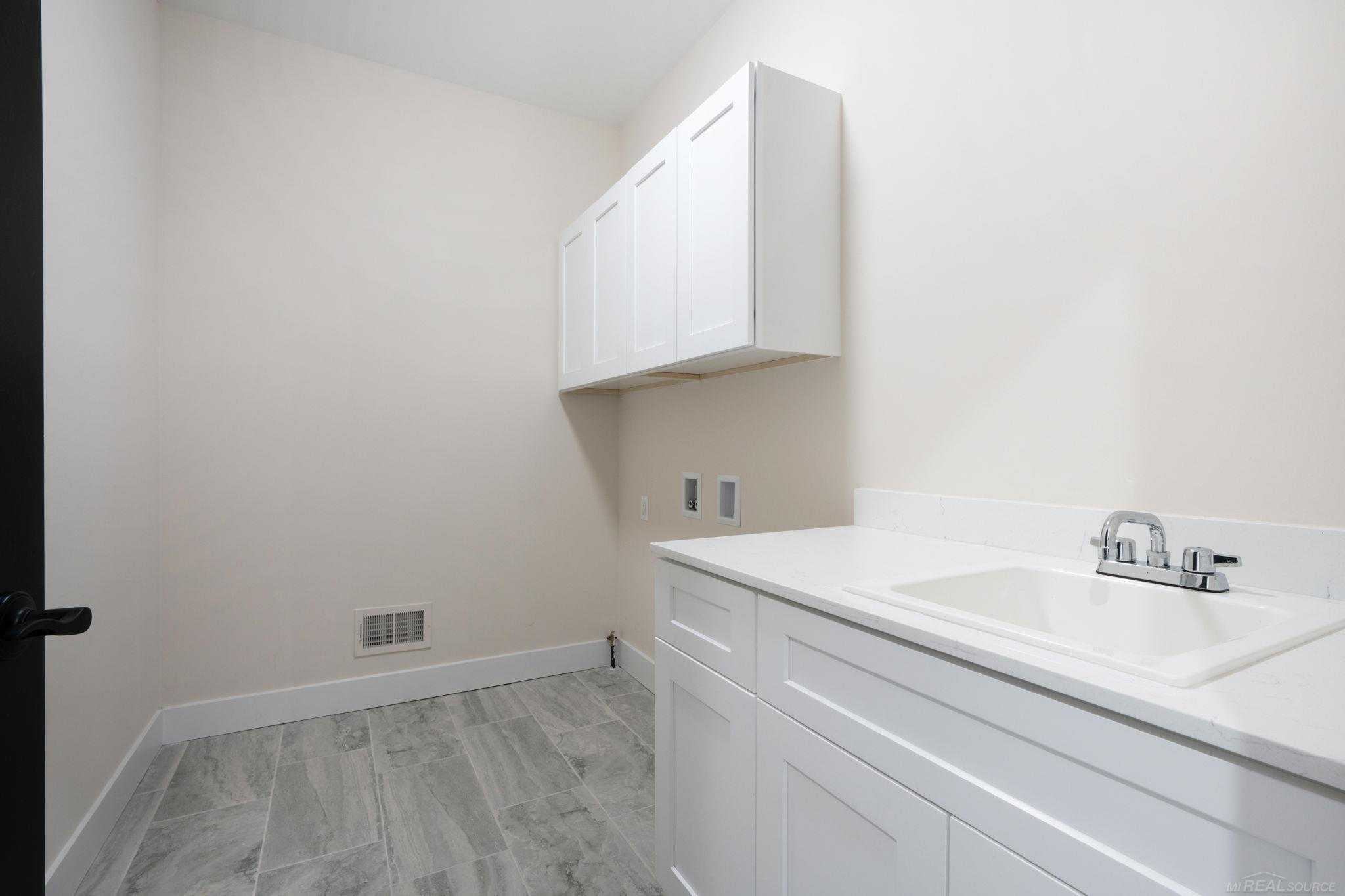 1073 WILLIAMSON Circle, Pontiac, MI 48340 — Photo 27