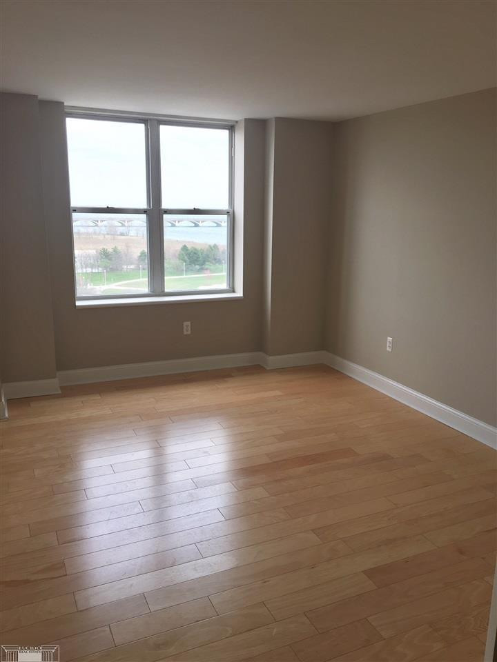 250 E Harbortown #1006 Drive, 1006, Detroit, MI 48207 — Photo 16