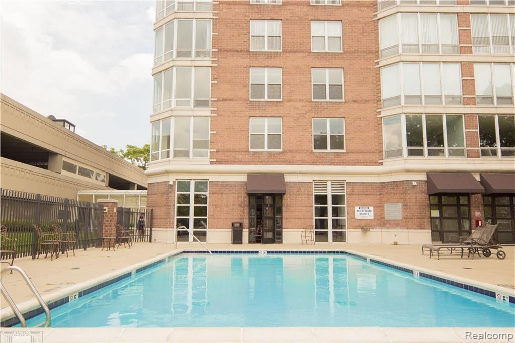 250 E Harbortown #1006 Drive, 1006, Detroit, MI 48207 — Photo 17