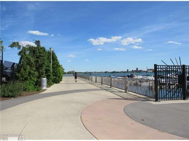 250 E Harbortown #1006 Drive, 1006, Detroit, MI 48207 — Photo 24