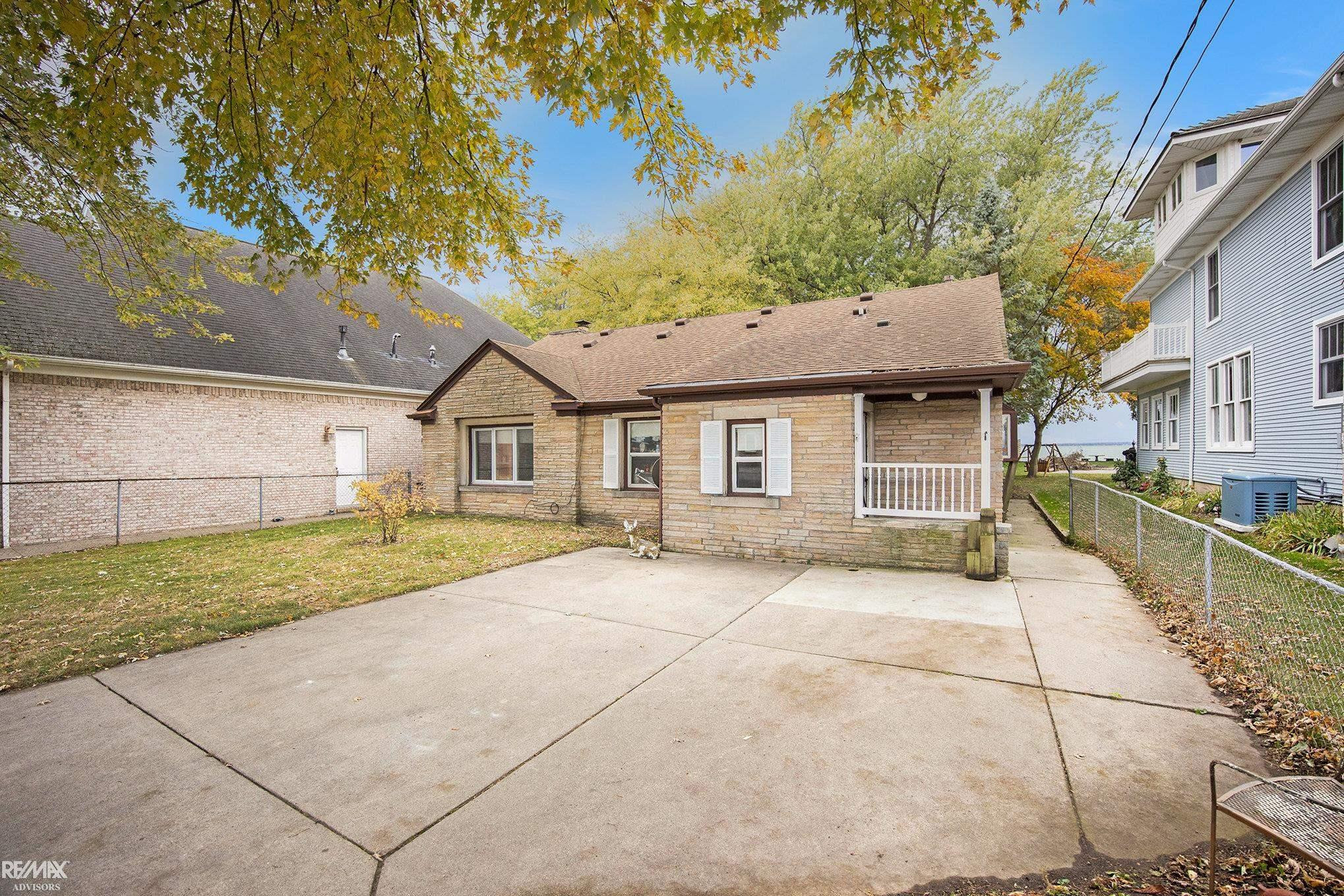 8014 Anchor Bay Dr Drive, MI 48001 — Photo 9